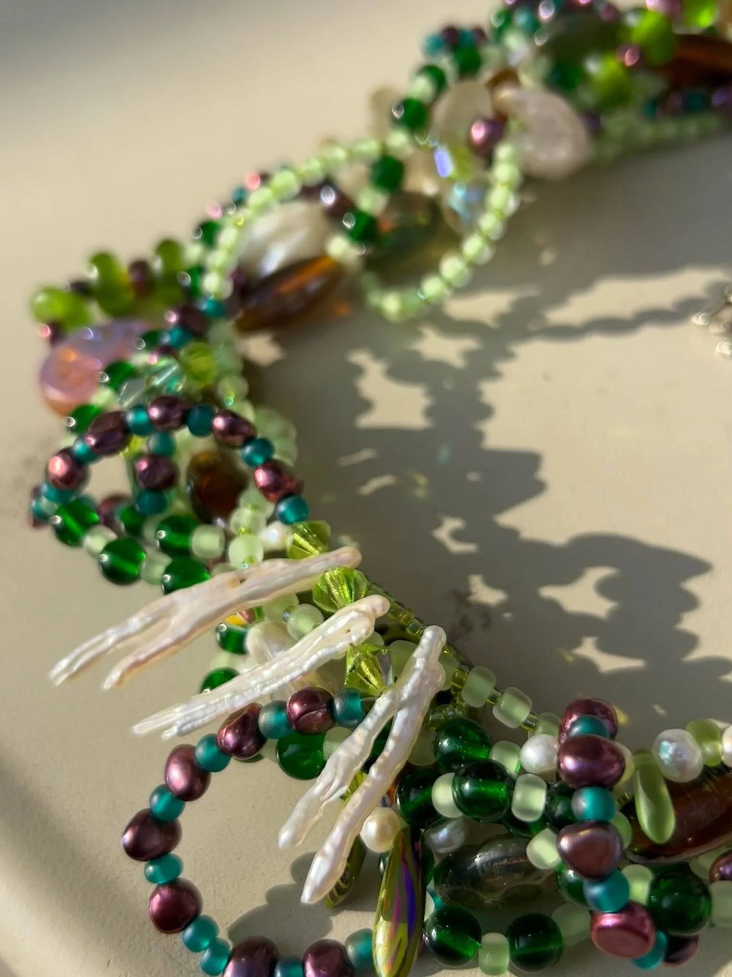 i 💙 making swirly necklaces🌀🌱☀️

#columbusartist #beadedjewelry #jewelrydesigner