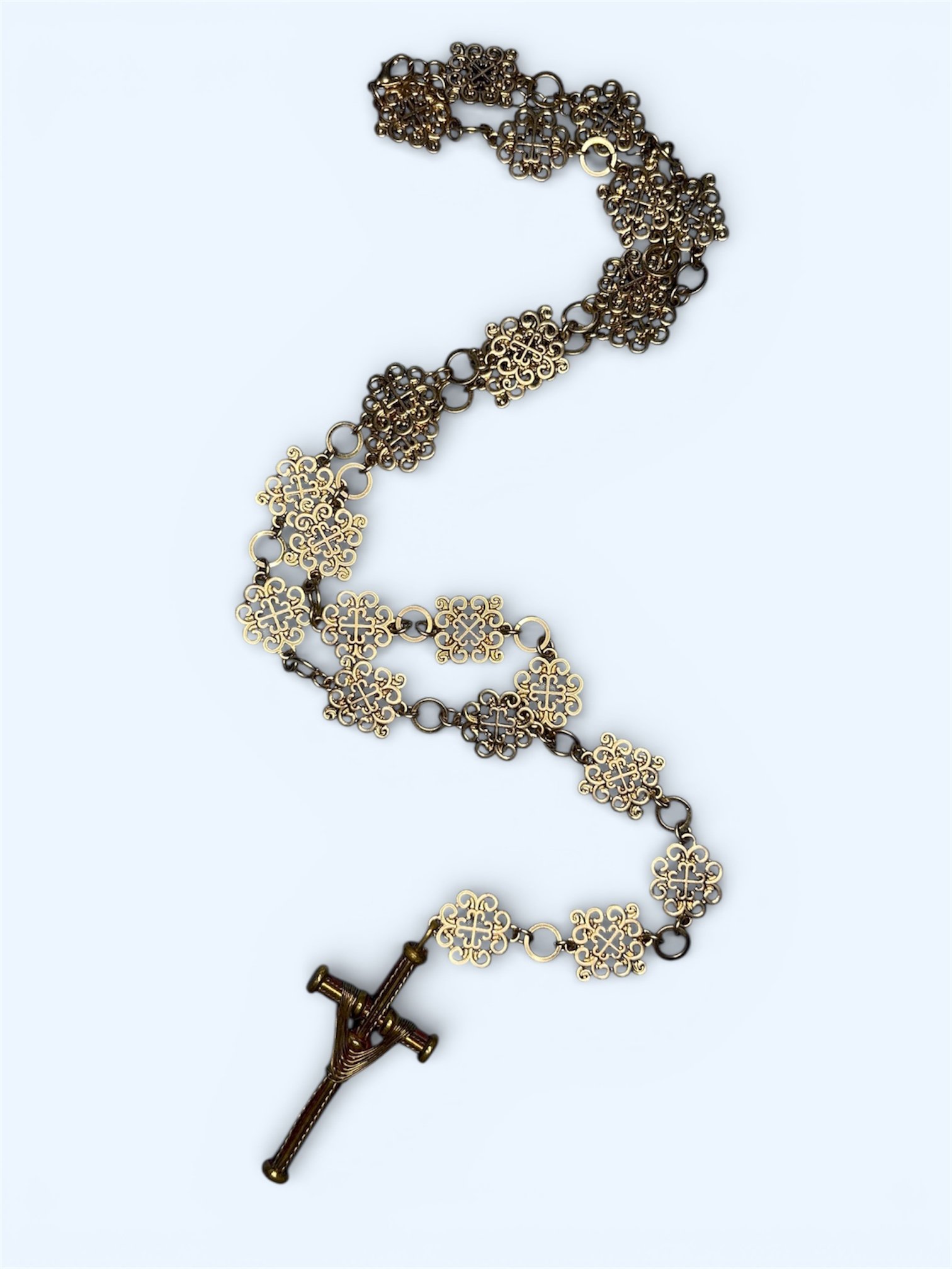 quatrefoilrosary.jpg