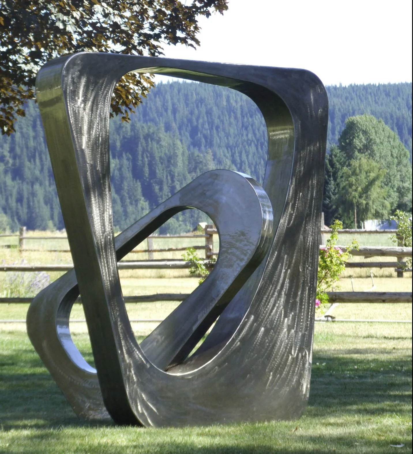 Two Forms 
Braby, Private collection 7’6” sculpture, Hillsborough CA. 
2007