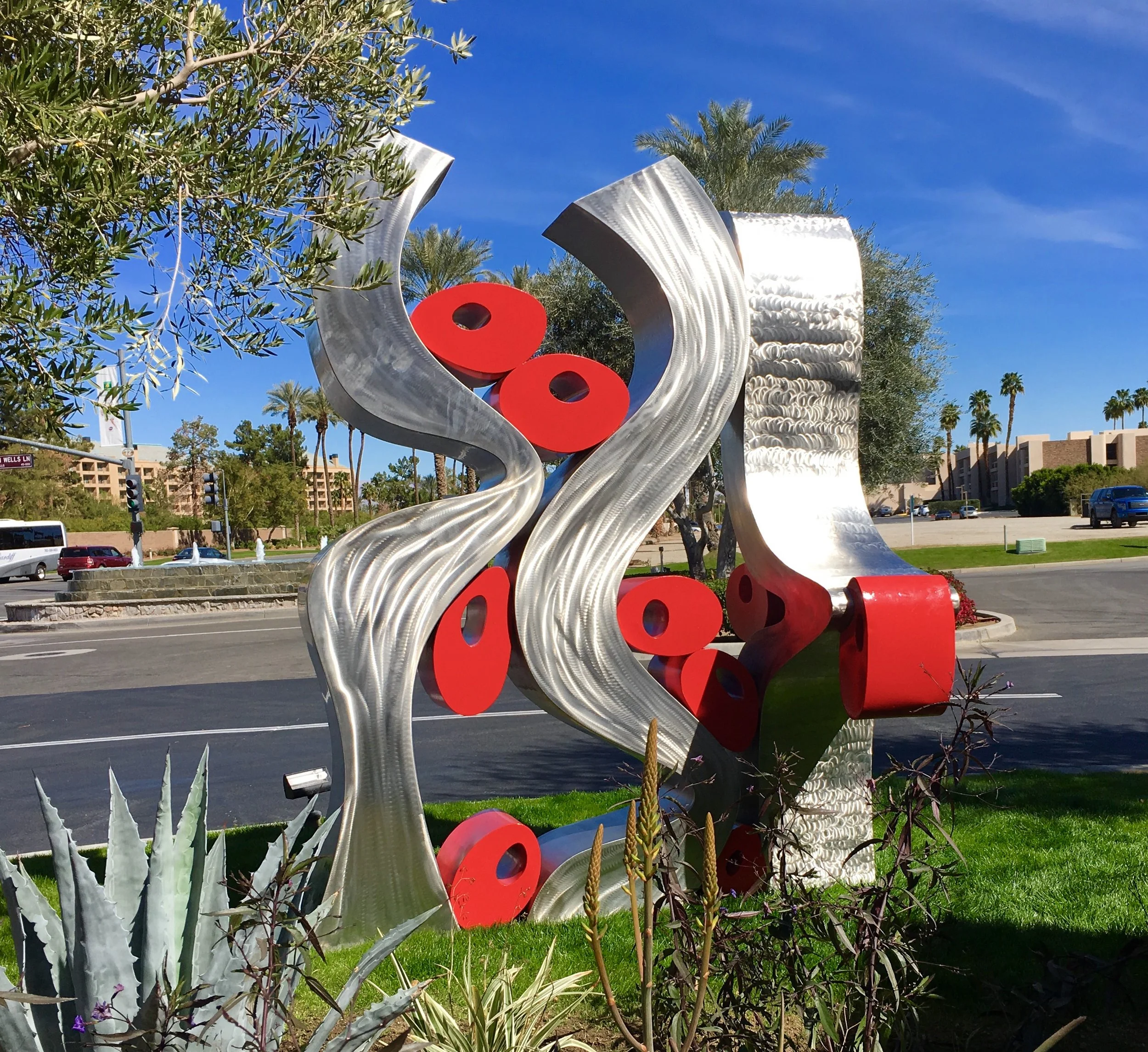 Caught Up III
Stainless steel and mild steel
8' x 7' x 2'
price available upon request