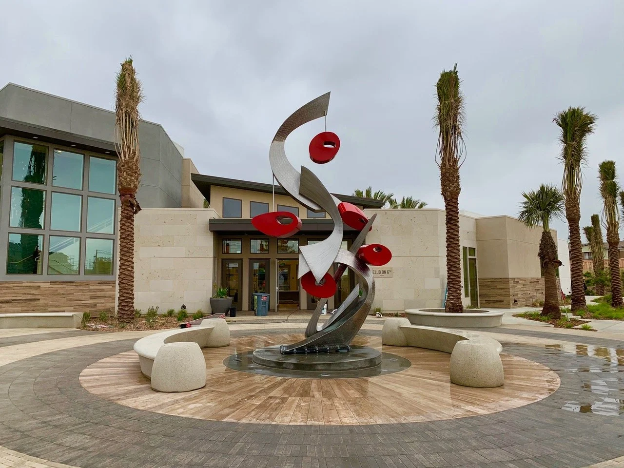 Entwined II
📍Rancho Cucamonga CA.
32' tall
2020