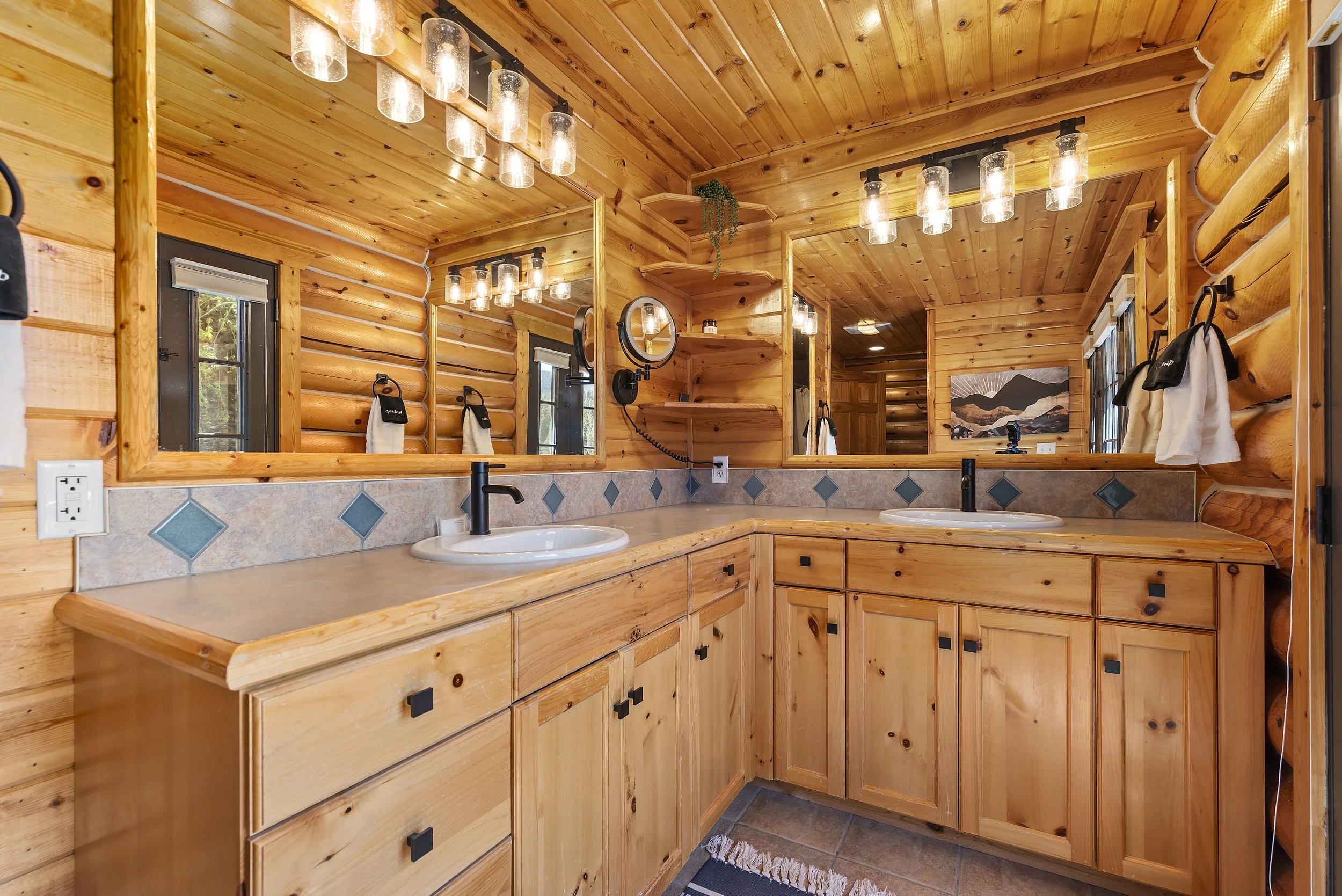 42-15 Village Ln - Taryn Johnson_042.jpg