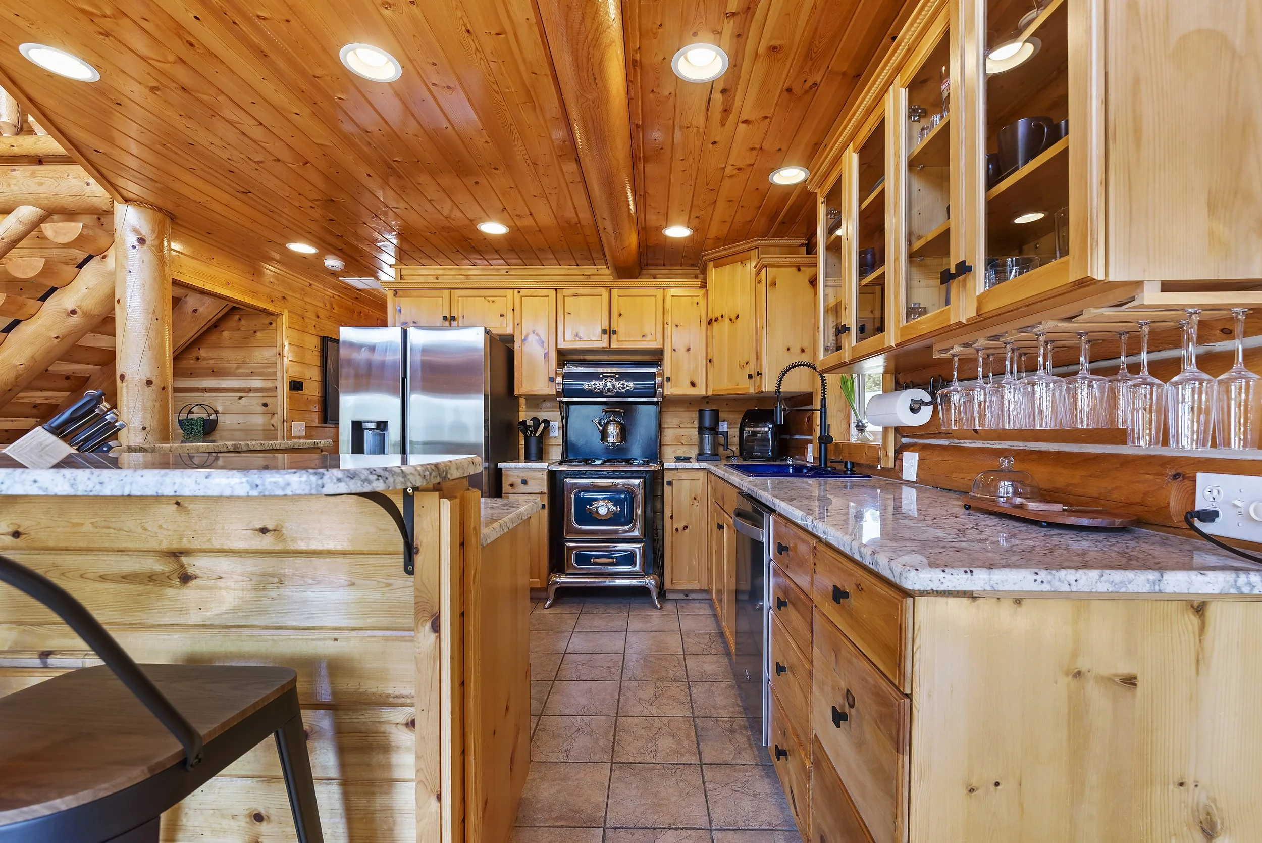 19-15 Village Ln - Taryn Johnson_019.jpg