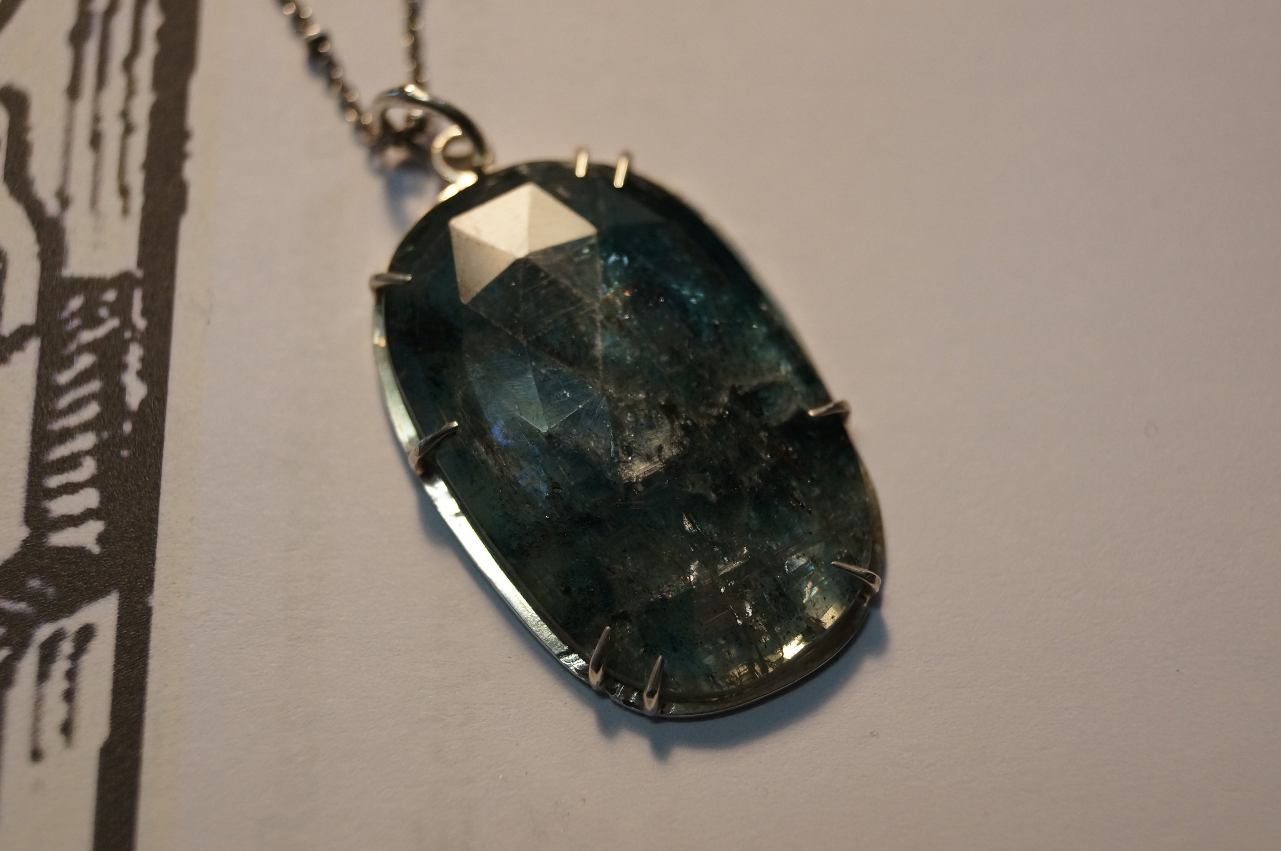 blue kyanite claw setting pendant2.JPG