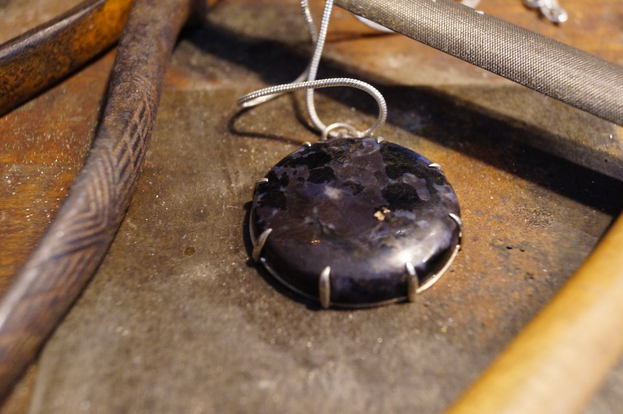 merlinite gabbro jasper claw setting7.JPG