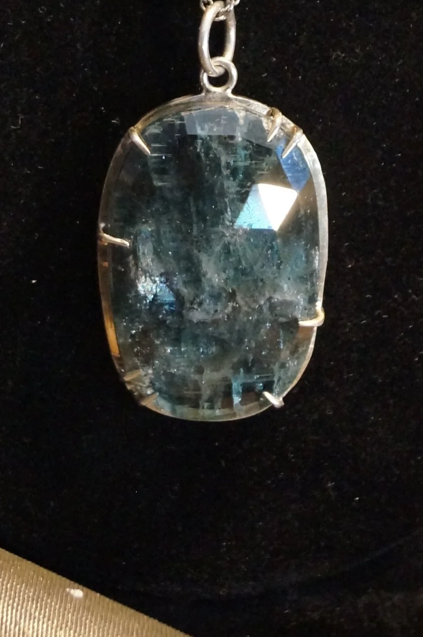 blue+kyanite+claw+setting+pendant4.png