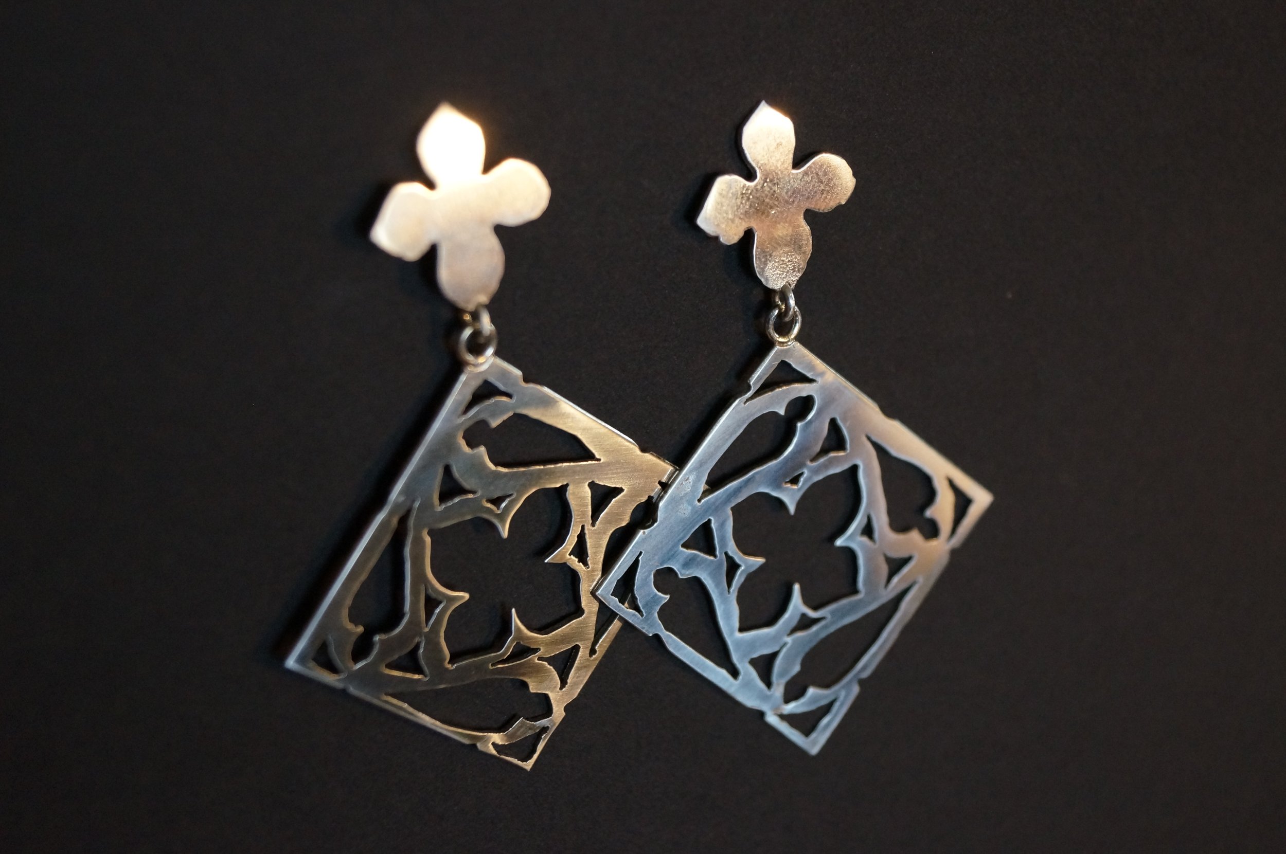 tracery window earrings3.JPG