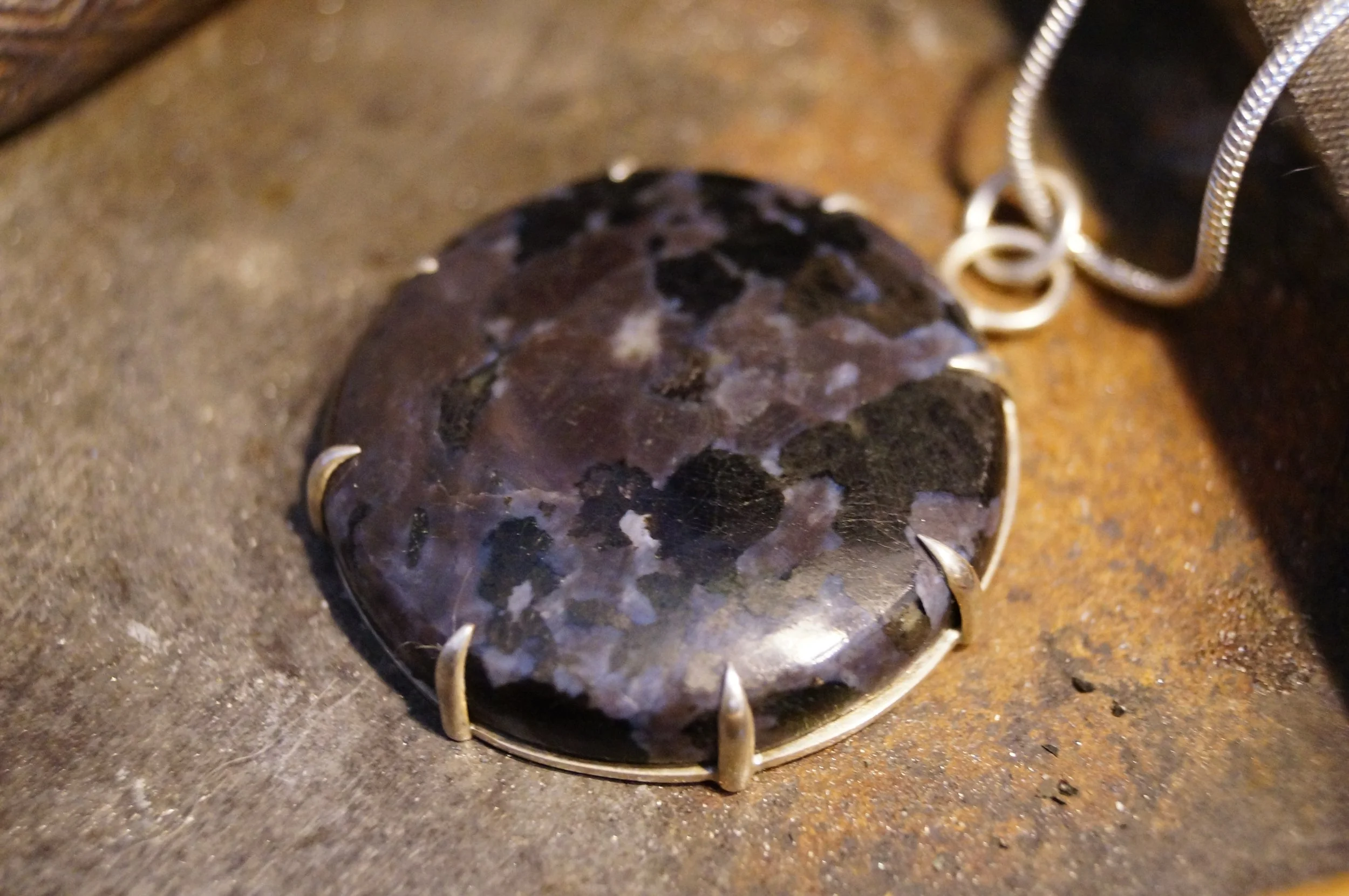 merlinite gabbro jasper claw setting3.JPG