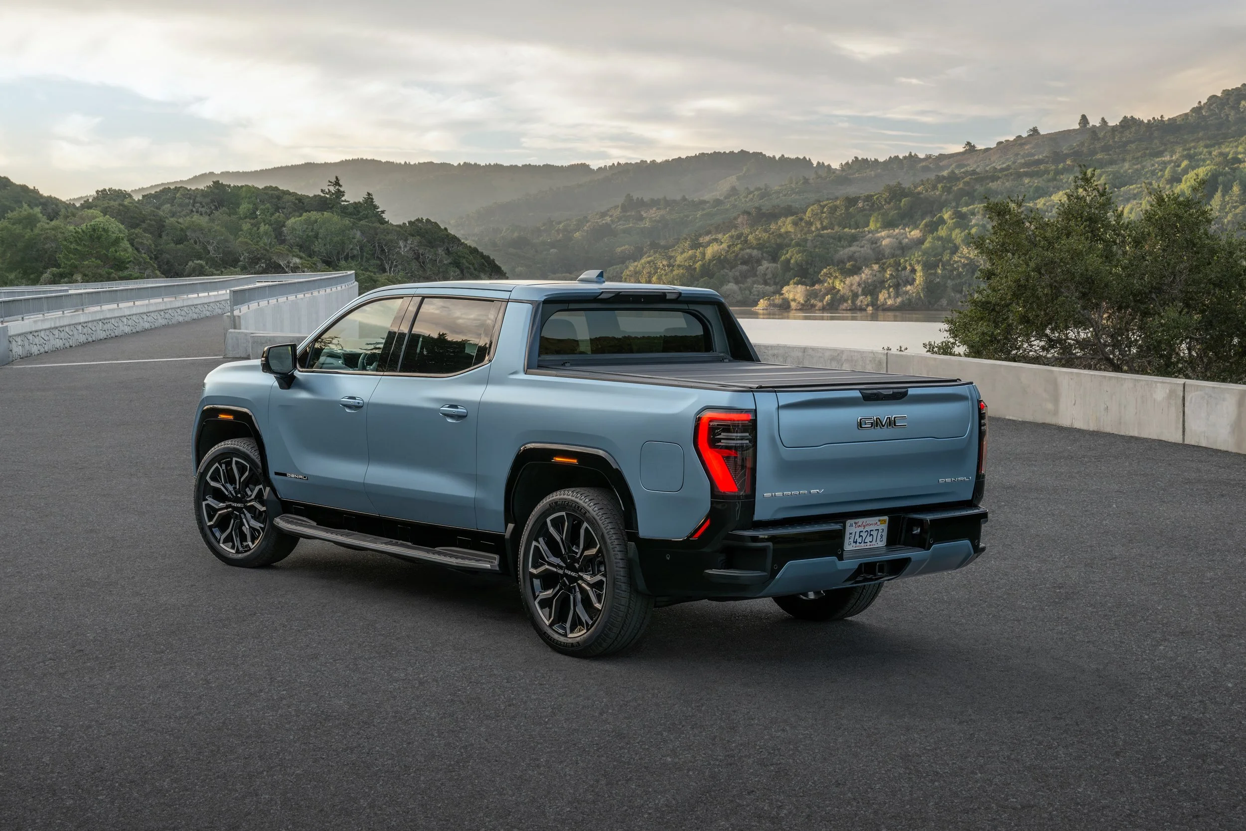 2025-gmc-sierra-ev-denali-006.jpg