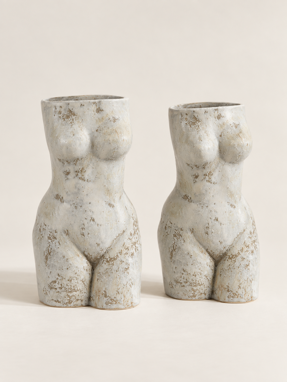 Anora vase set of 2 solo.png