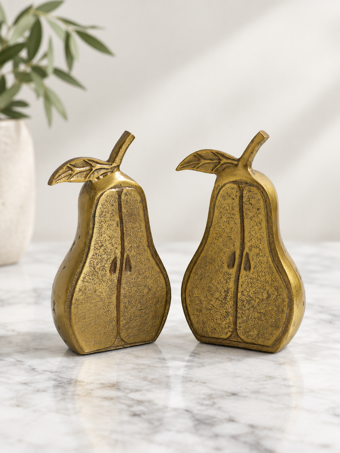 golden pear bookends open.png