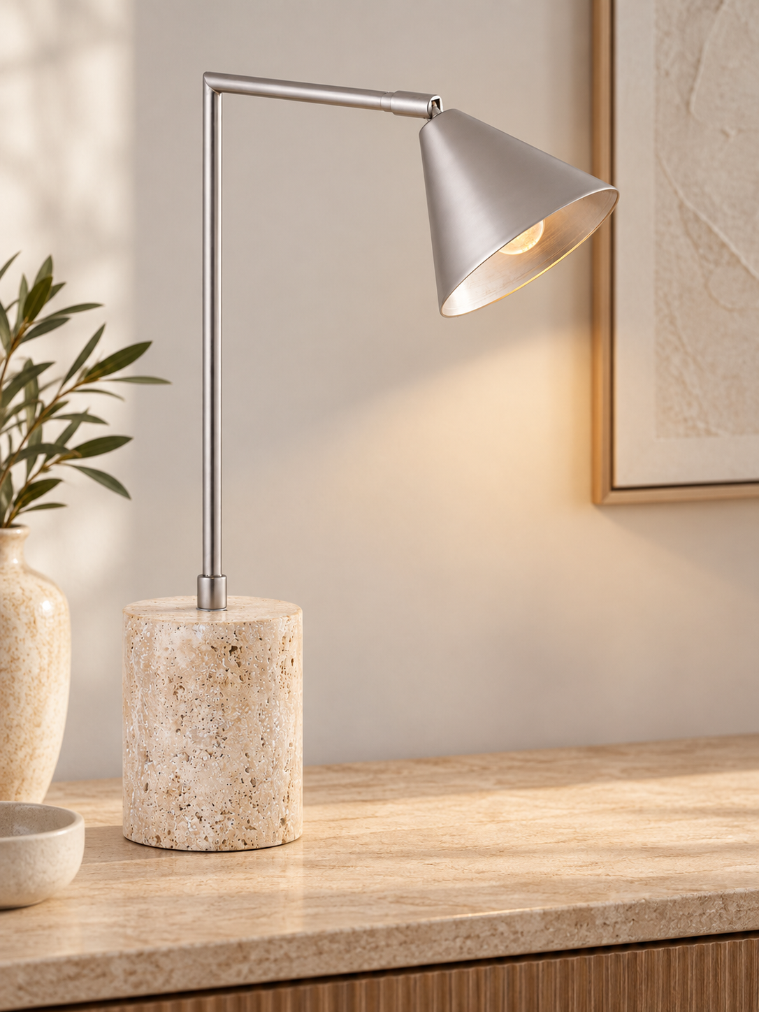 light colored desk lamp.png