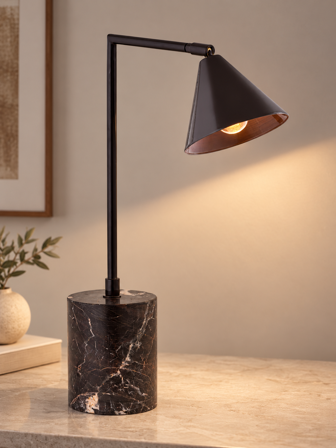 black marble desk lamp.png