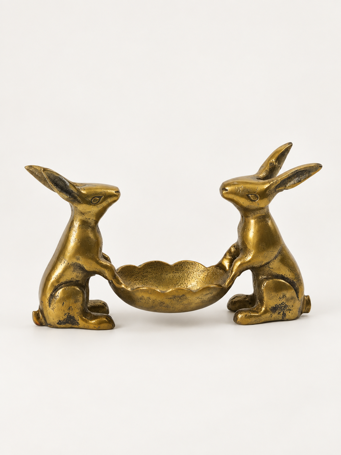 dish stand gold bunnies.png
