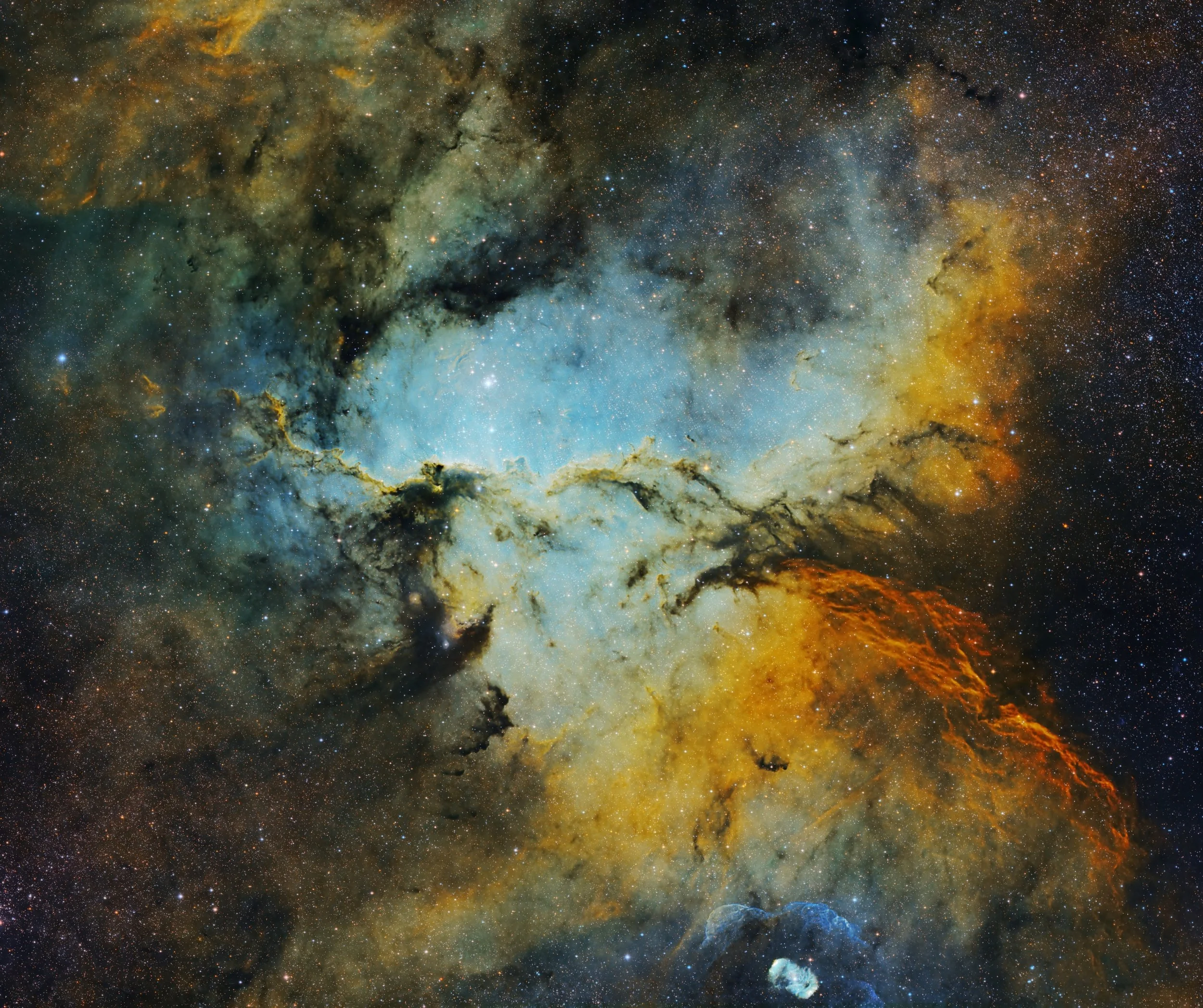 Dragons.live (4K).jpg