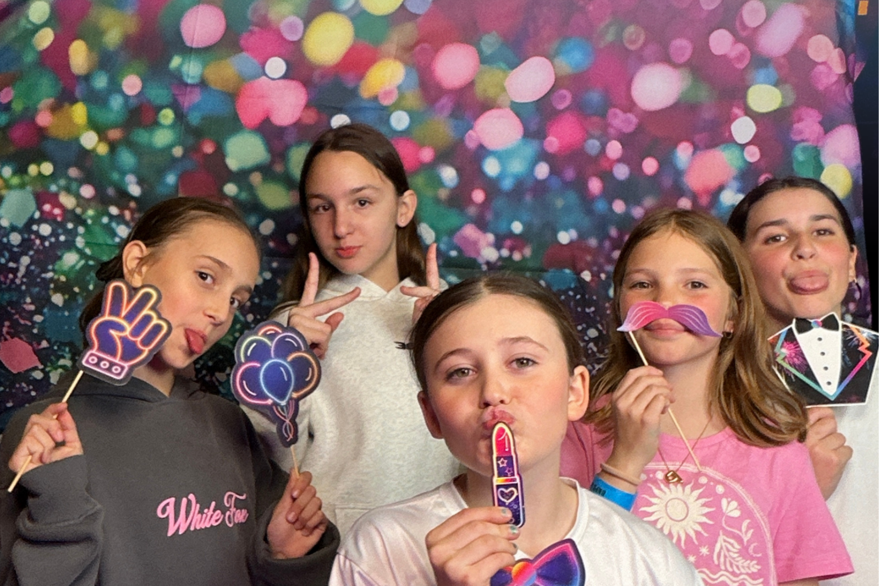 Having a local sydney school disco? Kids & Teens love our Sydney Photobooth Packages for school farewells and disco parties