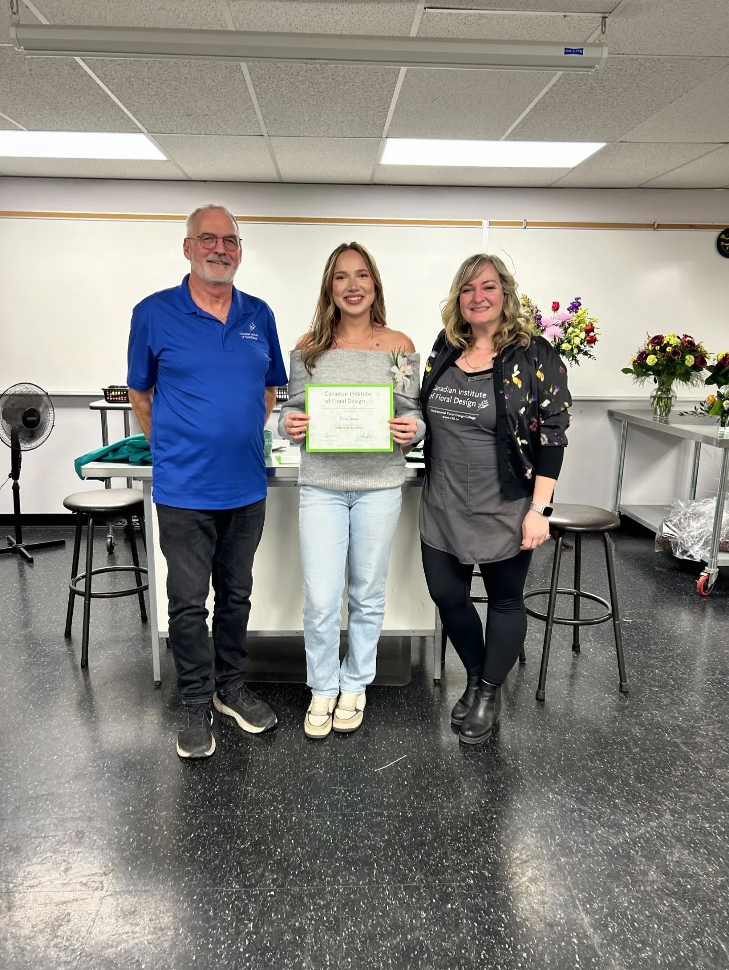 Grateful doesn&rsquo;t even begin to cover it 🤍🌸

I officially graduated from florist school at the Canadian Institute of Floral Design @cifd_toronto , and I couldn&rsquo;t have asked for a more inspiring, supportive, and joy-filled experience. Fro