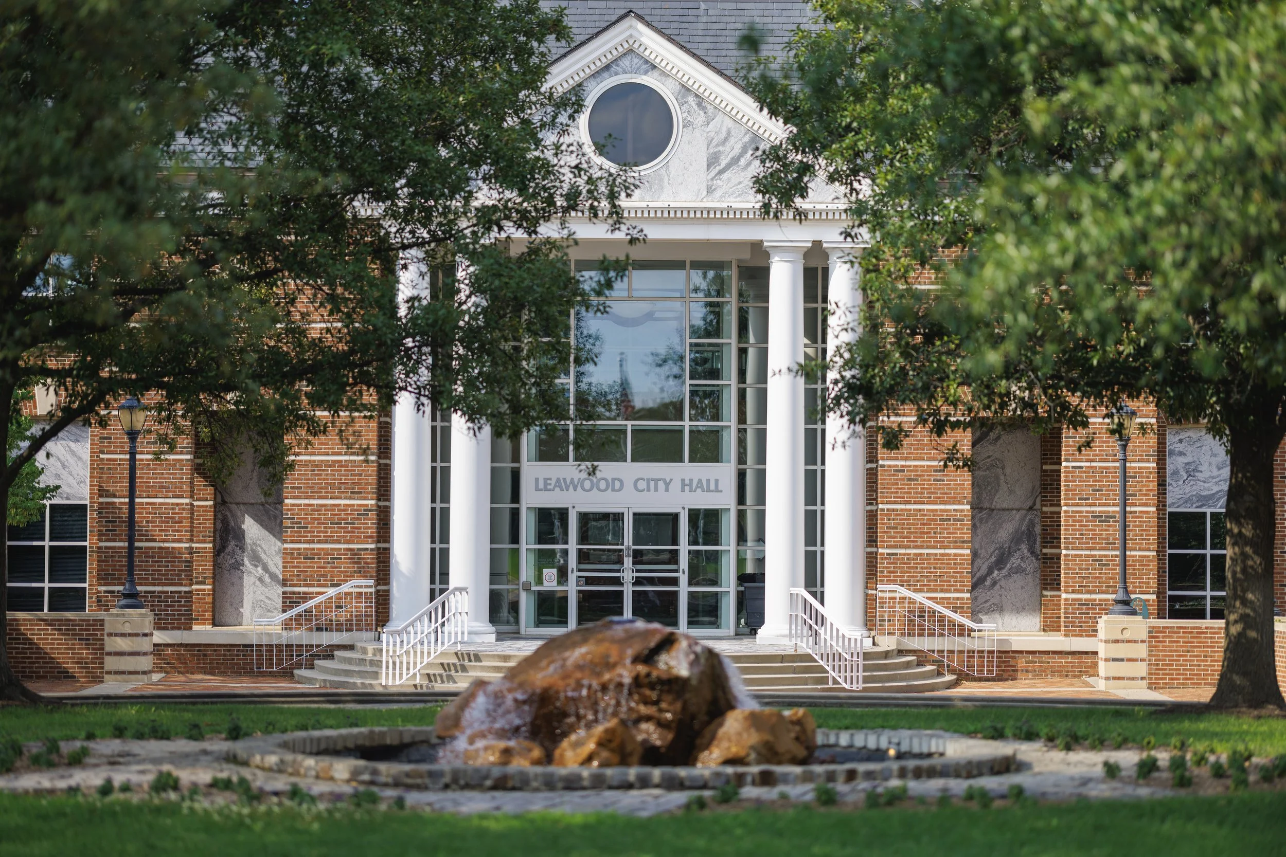 20230709_LeawoodMagazine_CityHall-3758.jpg