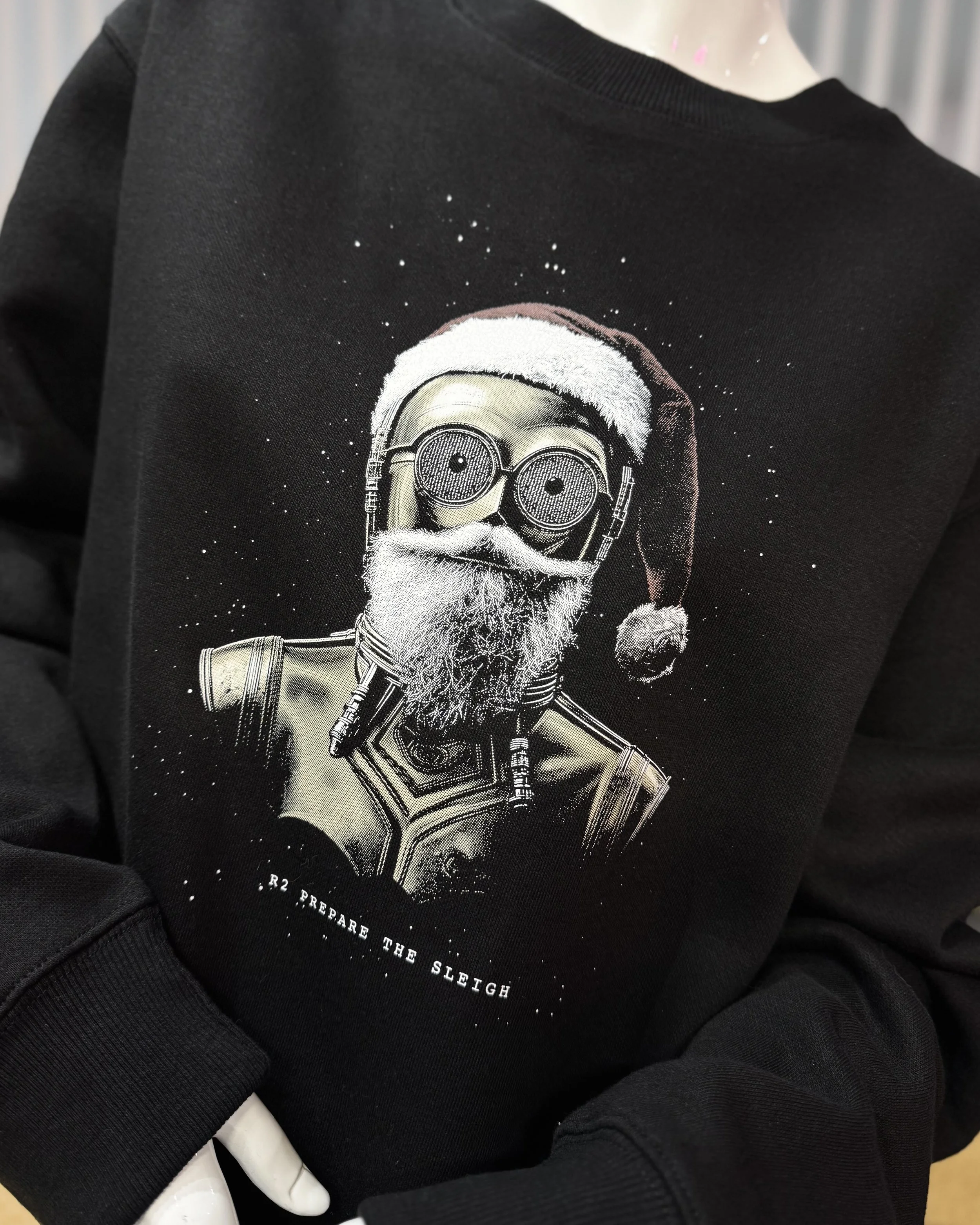 C 3 P O Santa Park hop tees driod 3.jpg