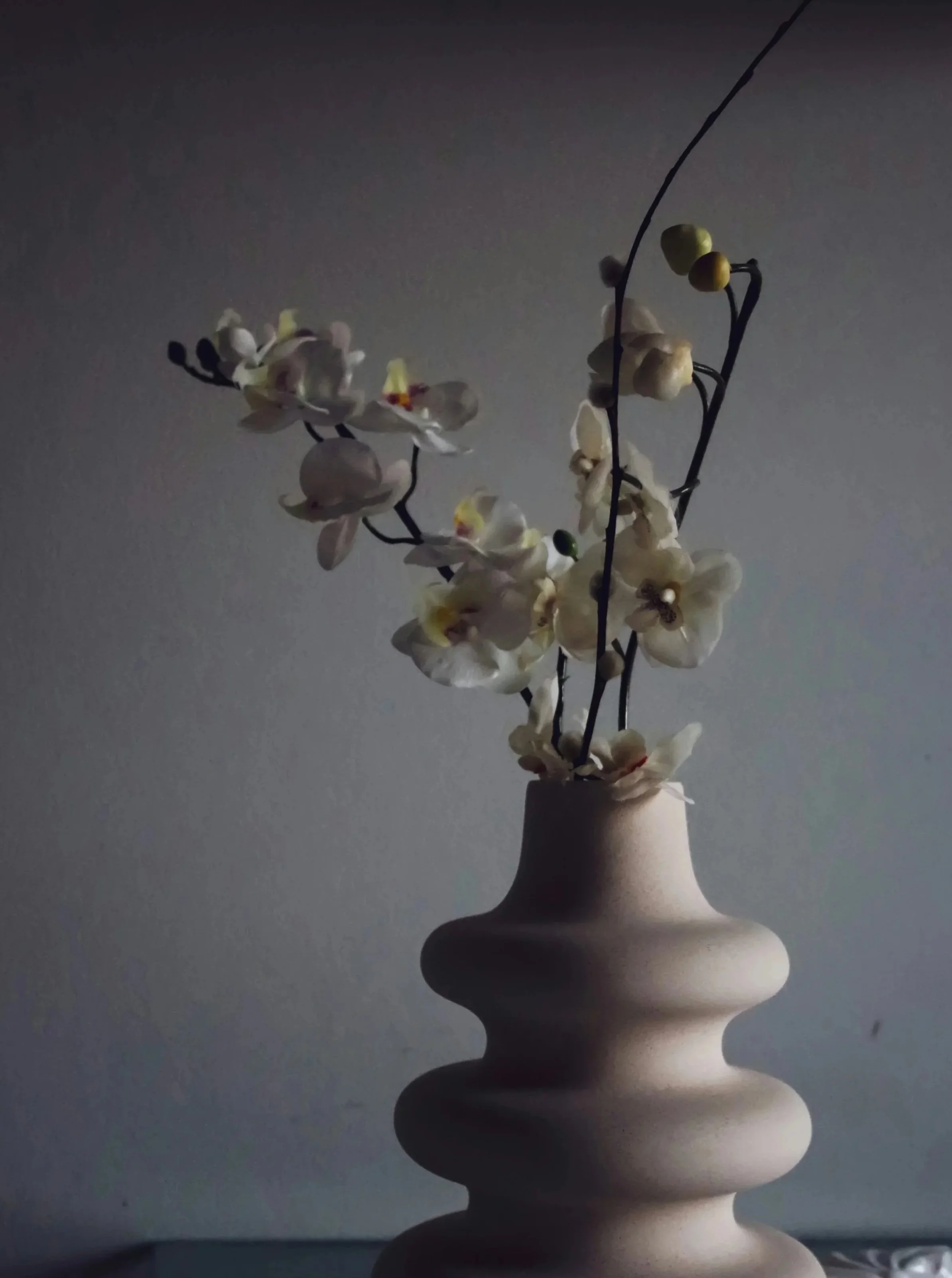 geometric neutral vase