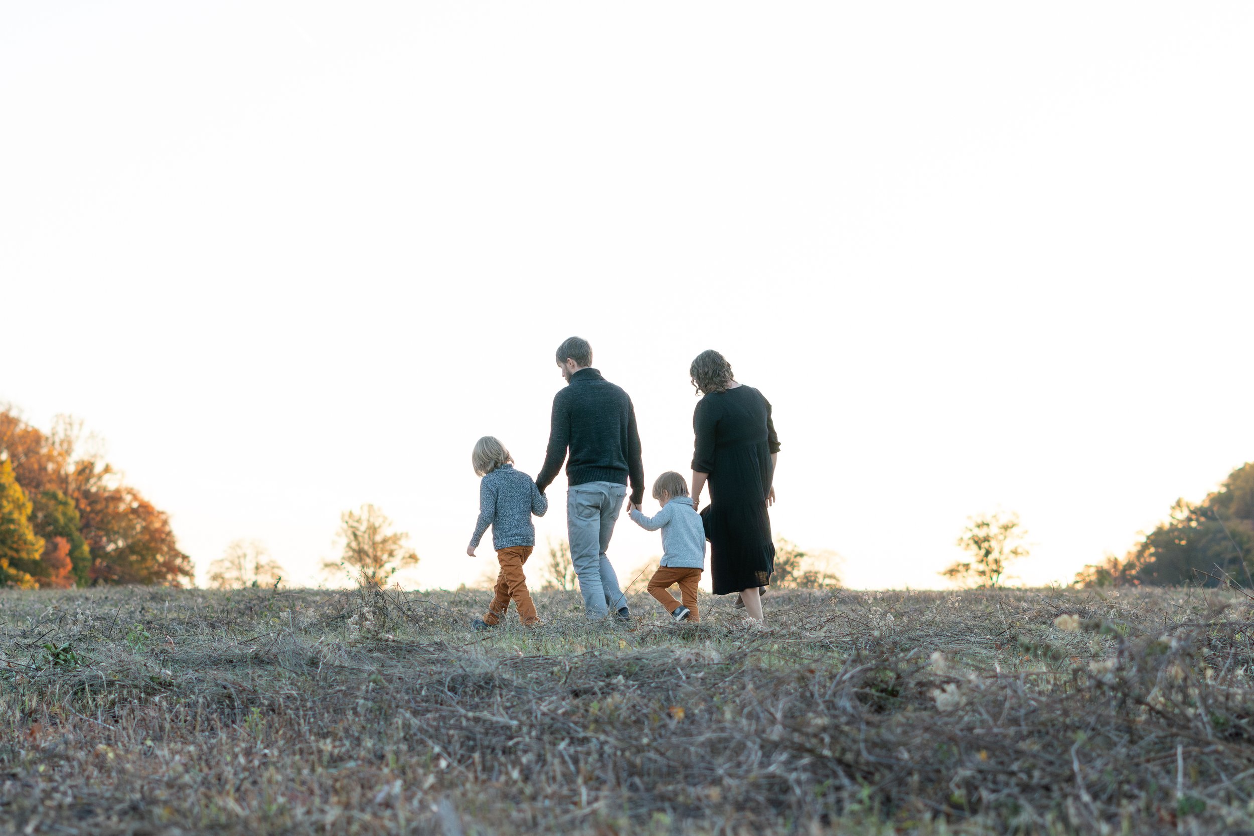Golden hour family photo session at Valley Forge State park.