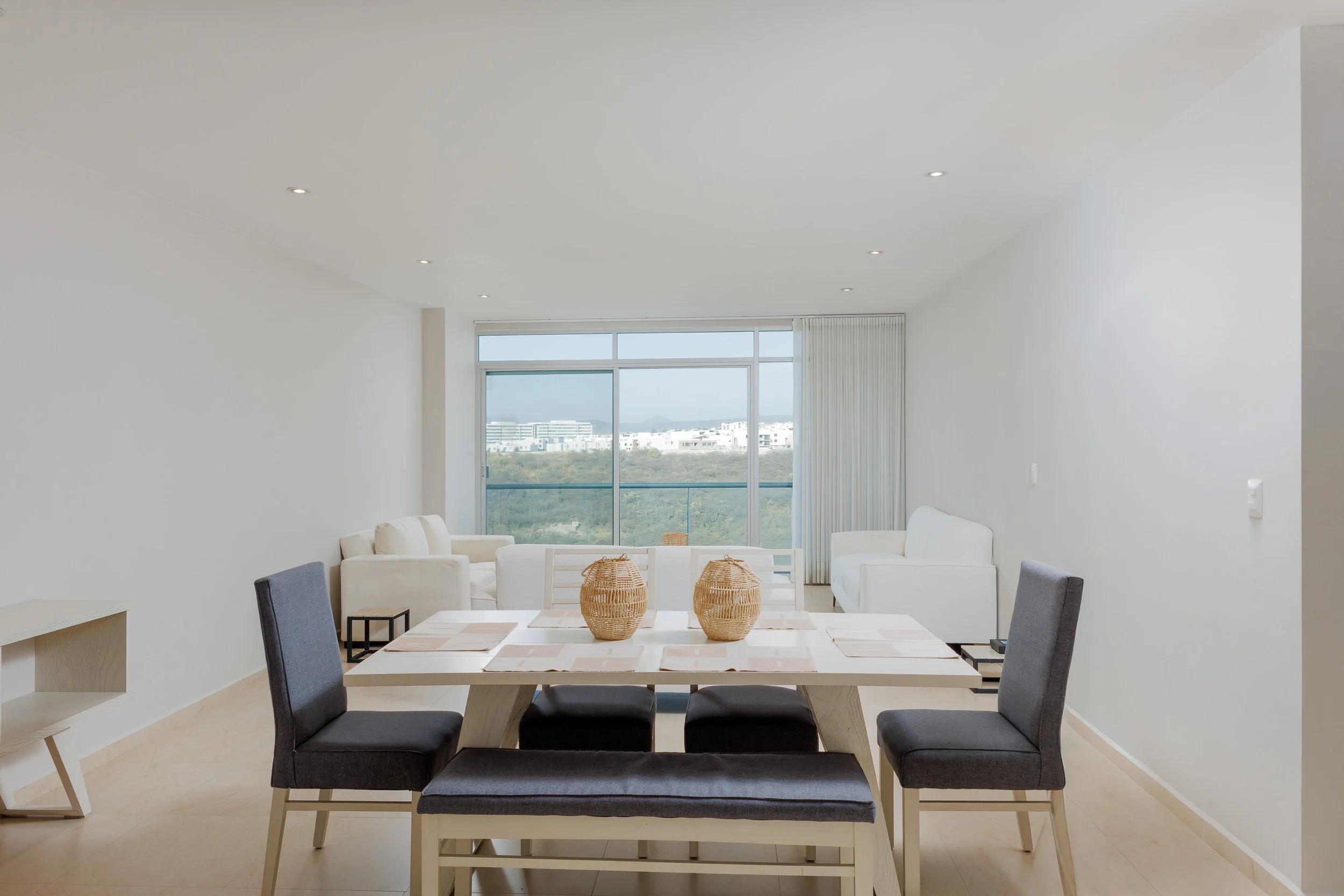 Fotografía estratégica de interiores para campañas inmobiliarias, producción audiovisual para agencias de marketing inmobiliario en Querétaro.