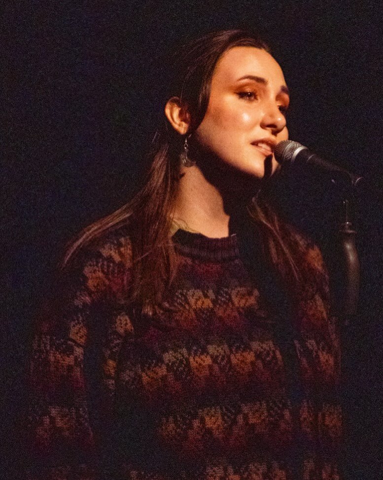 realized my life goal of singing boygenius on a stage!! idk what to do with myself now 

love love LOVE @dianavictxria @sophiejoantyler for putting this concert together!! vid coming sooooon

📸 @frandimiceli