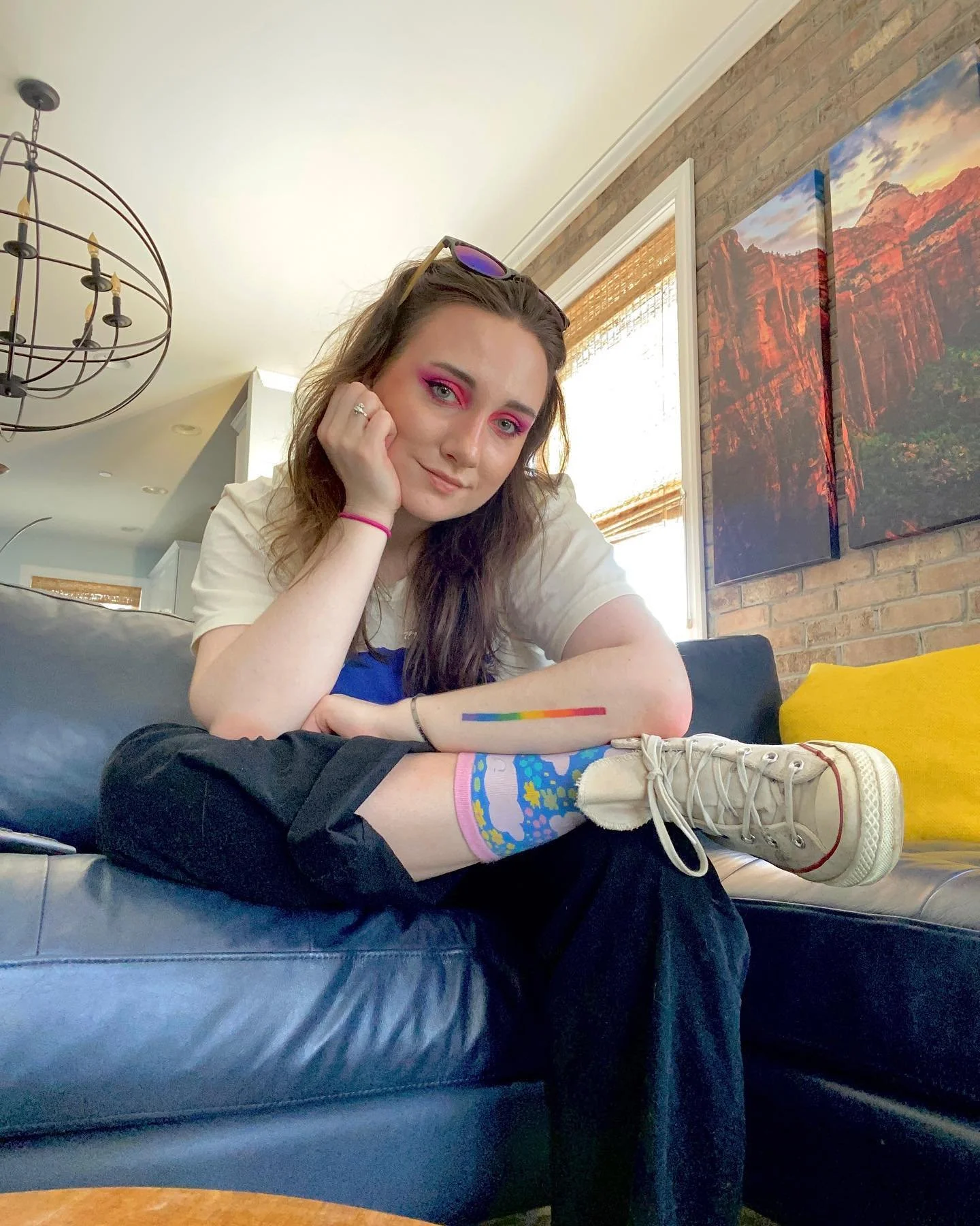 cosie says happy pride!!