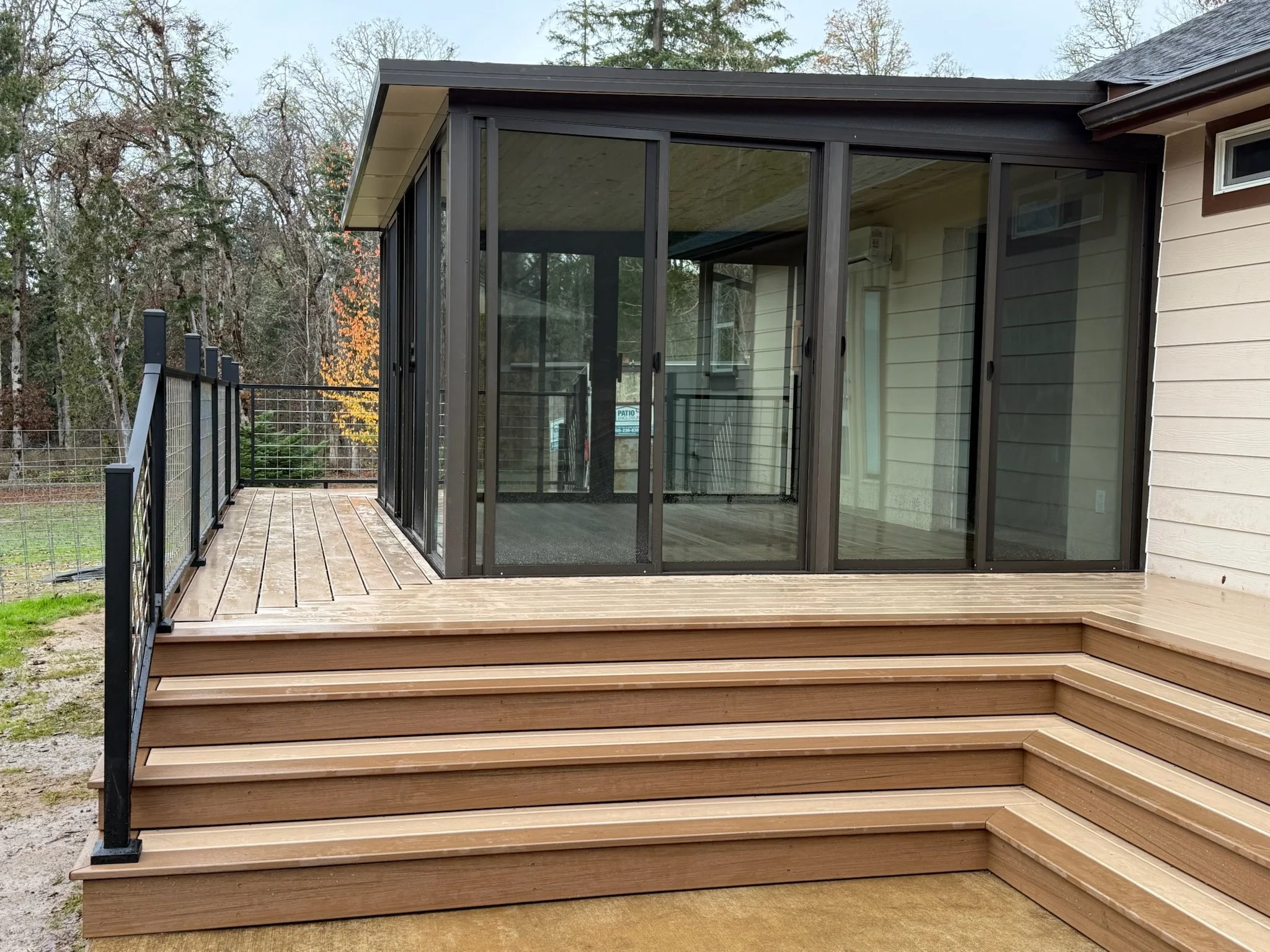 Luxury Enclosed Patio & Wrap-Around Deck – Roseburg, OR