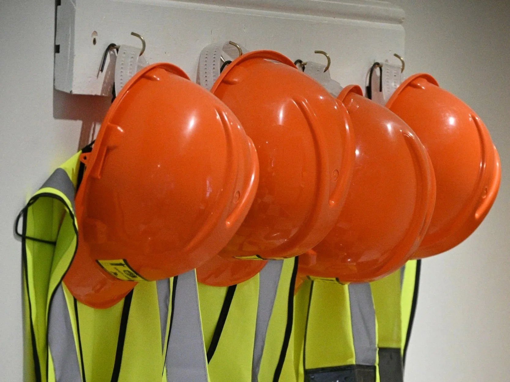 Construction safety gear representing Site to Shine’s safety-focused jobsite support services