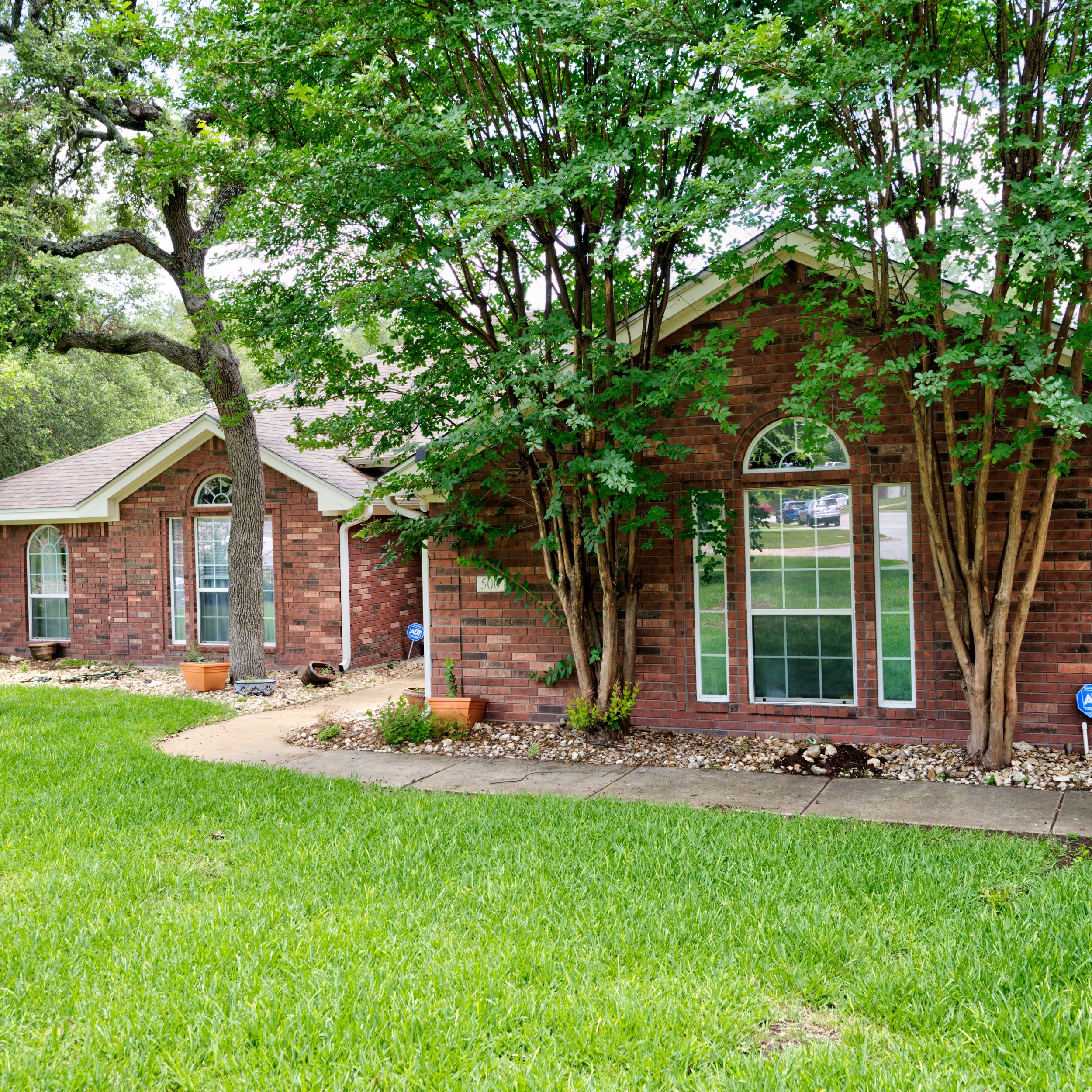 ✨ NEW LISTING ALERT! ✨

Privacy meets convenience in this stunningly updated 4BR/2BA cul-de-sac home! Siting on a generous 0.40-acre lot backing up to peaceful green space, this gem offers a park-like escape with NO HOA. 🙅&zwj;♂️🚫

What we&rsquo;re