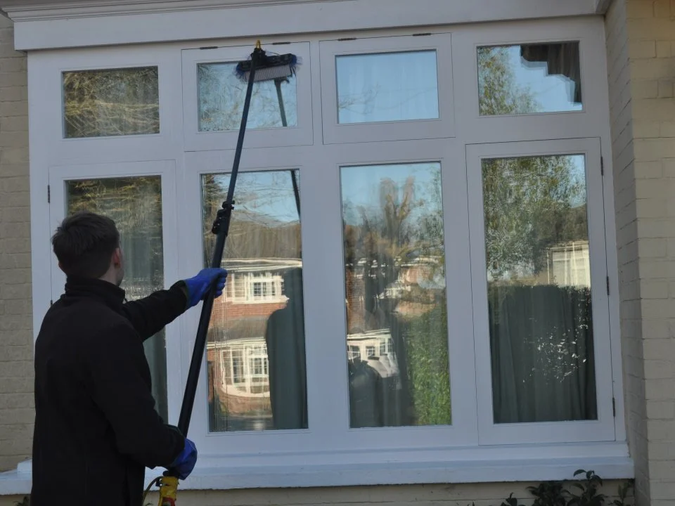 Window Cleaning (Storefront & Low-Rise)