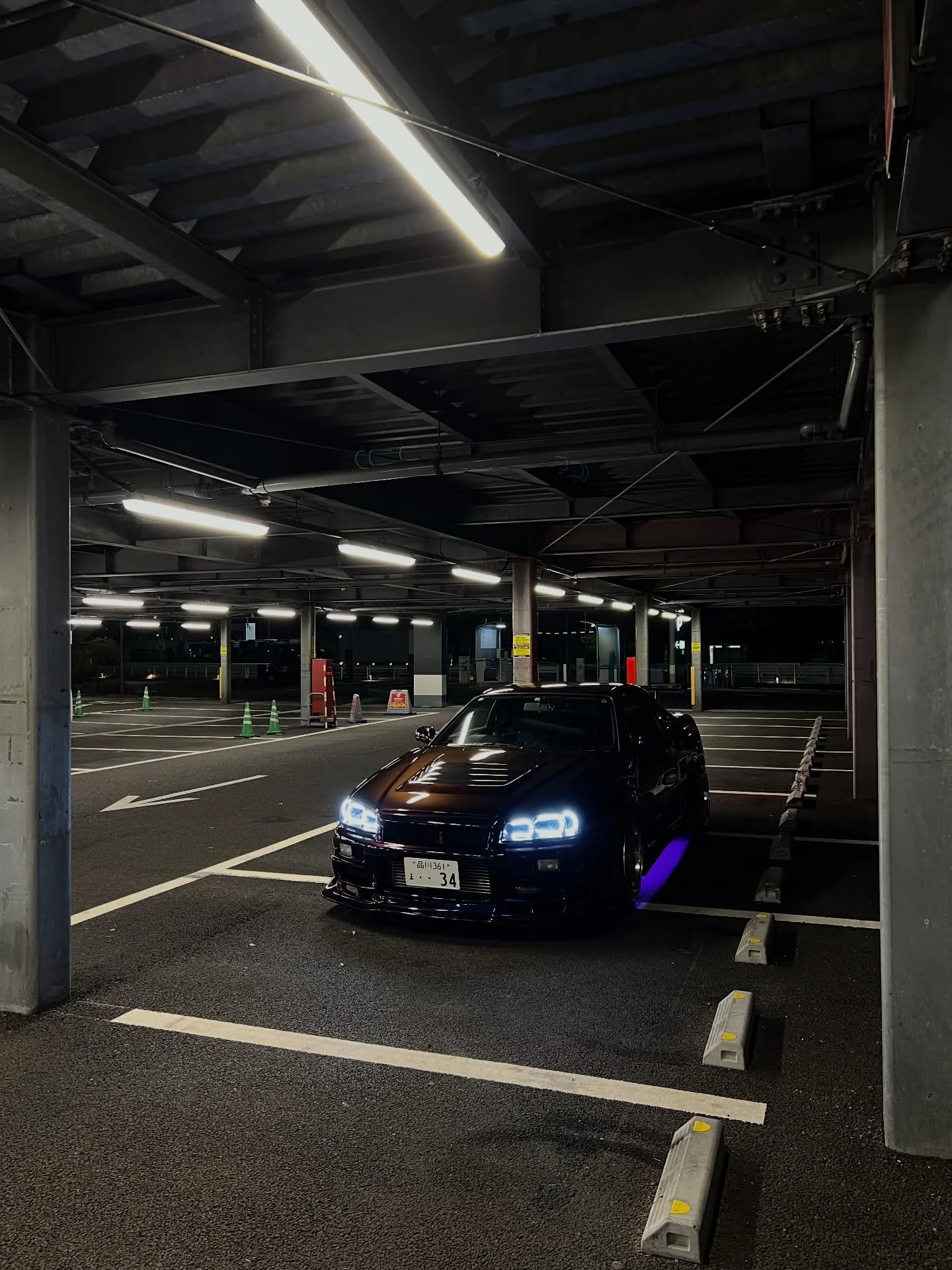 Midnight shots.🦇 

#jdm #r34 #r34gtr #skyline #midnightpurple
#midnightpurple3 #tokyo #tokyolife #carphotography #automotivephotography #carsofinstagram #jdmlife #gtr
