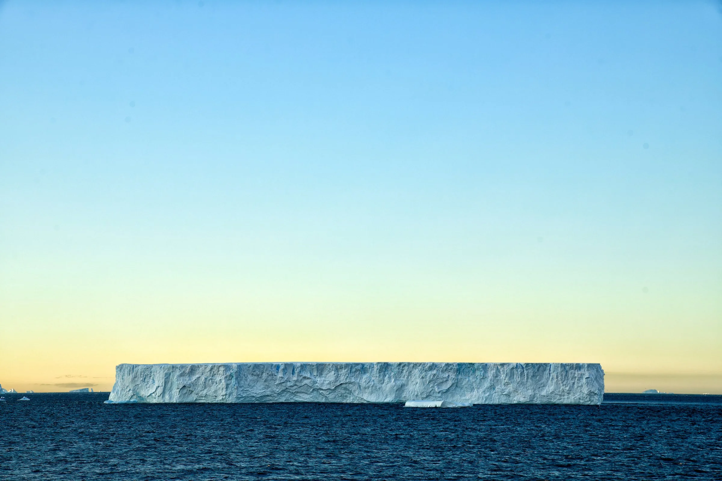 MorringIcebergs2.jpg
