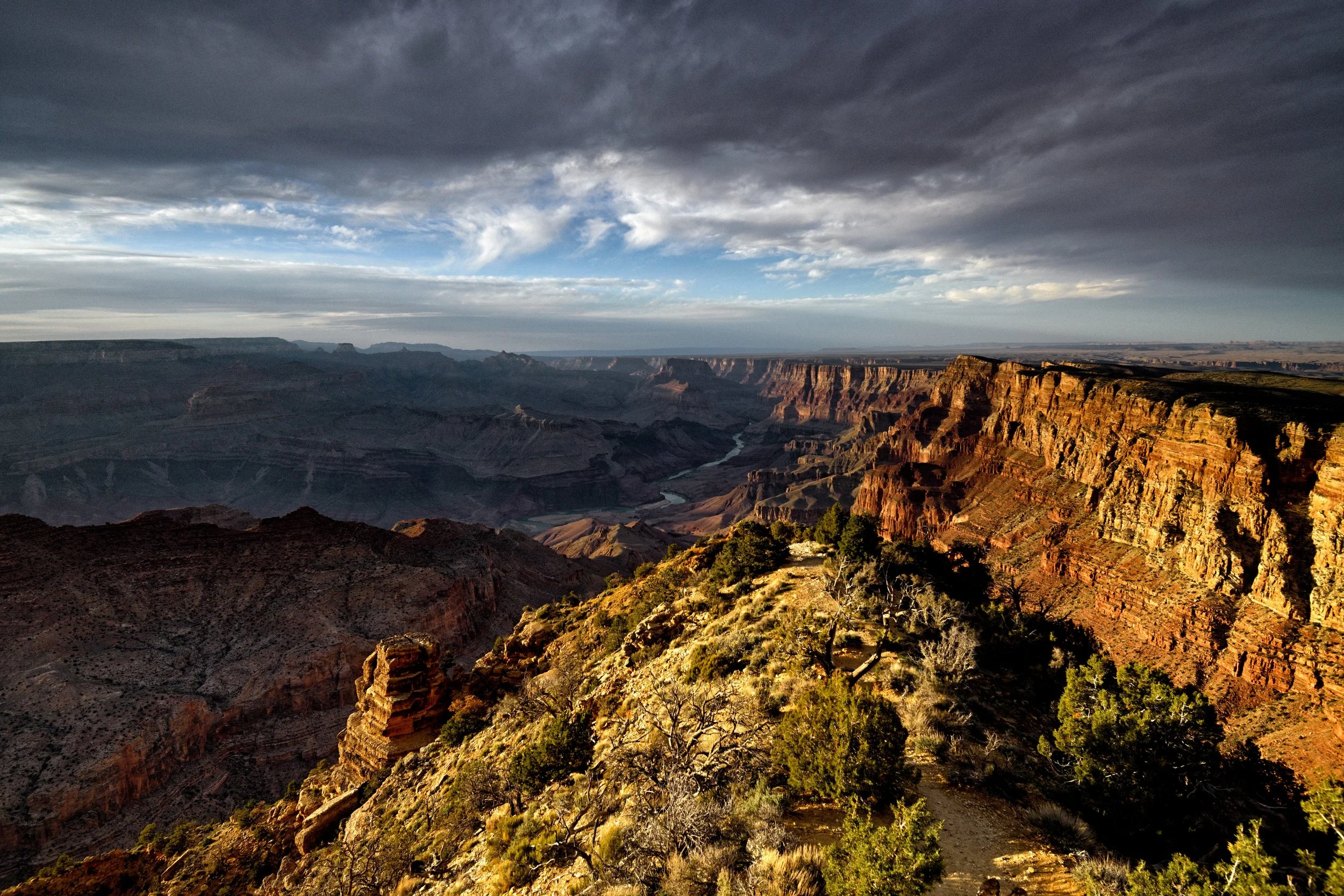 The Golden Rim_HIT6014 srgb.jpg