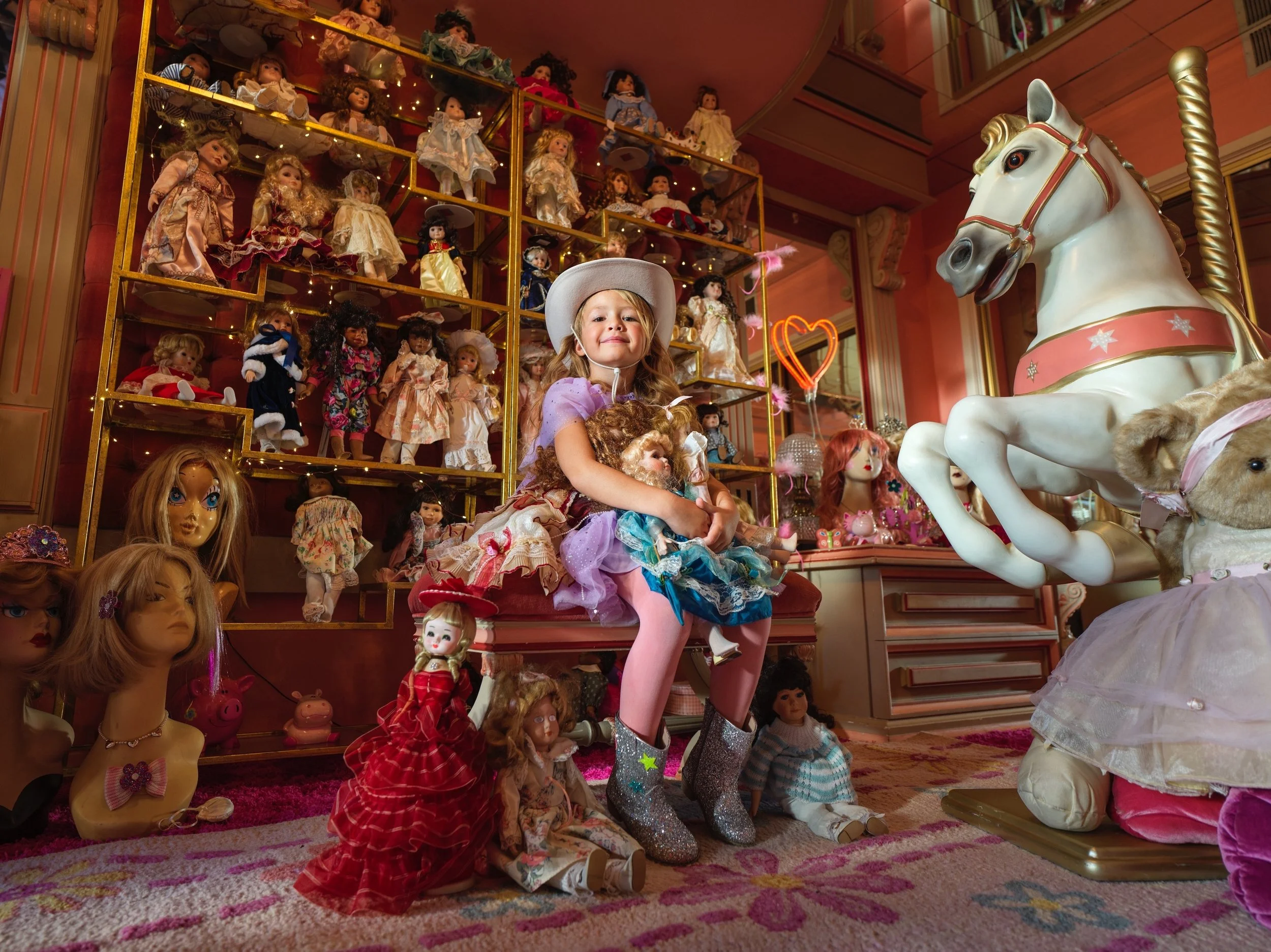 Dolls to the Walls 1 David Morring B00044223FR1761677396.jpg