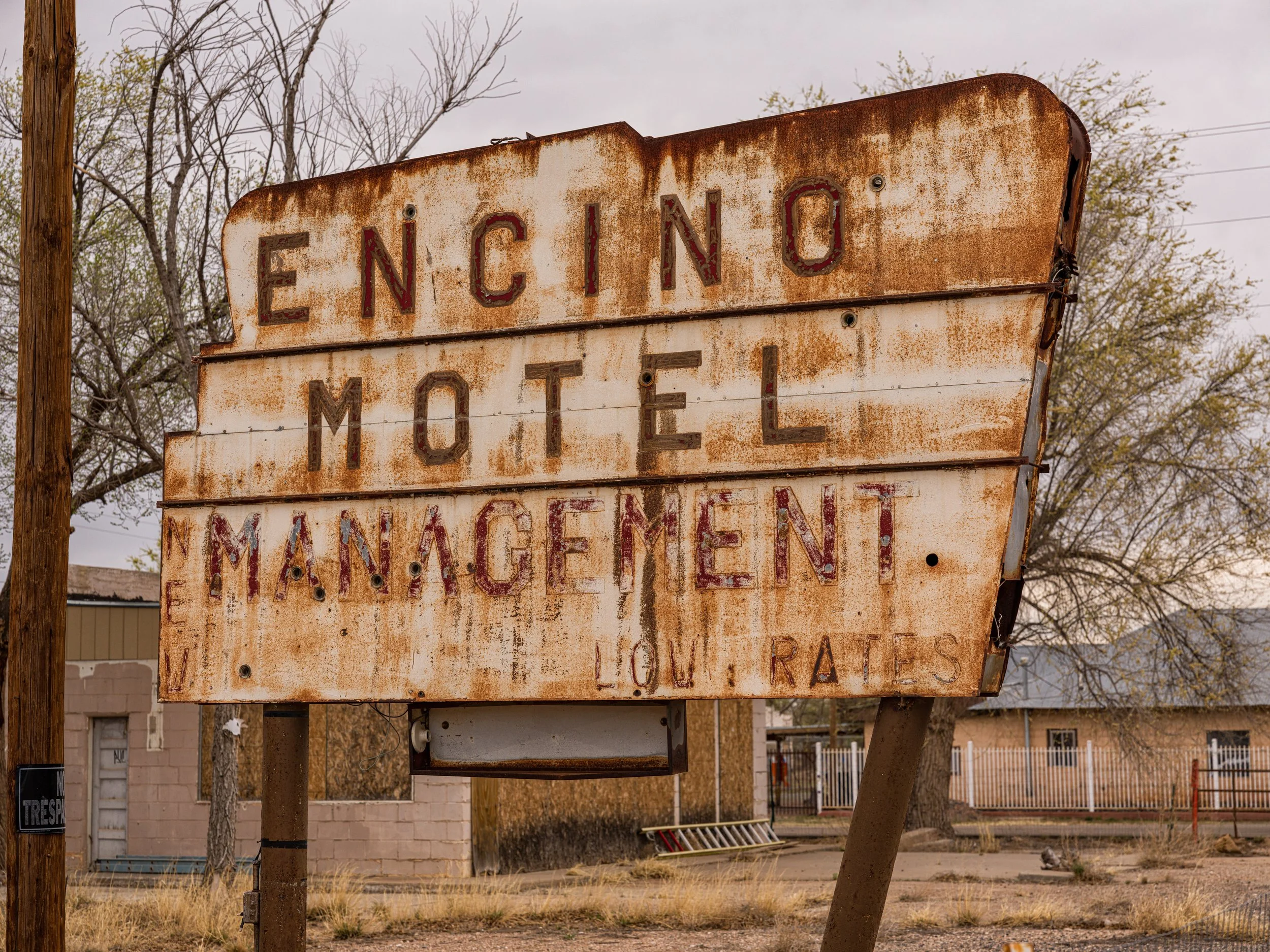 Encino Motel Sign_WiFuDe_B0012874 copy.jpg