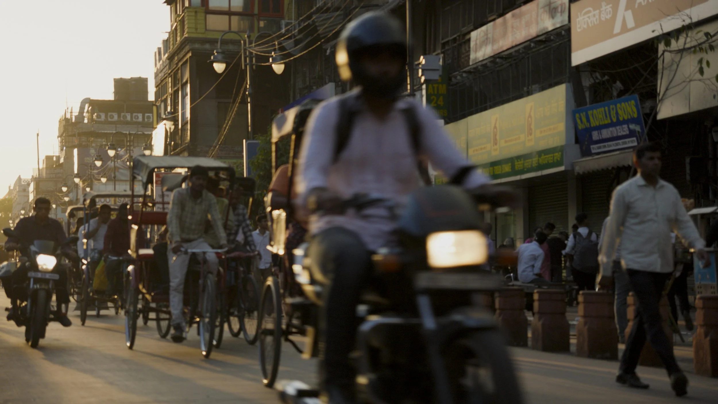 FINAL CUT 2.00_08_56_18.Still014.jpg