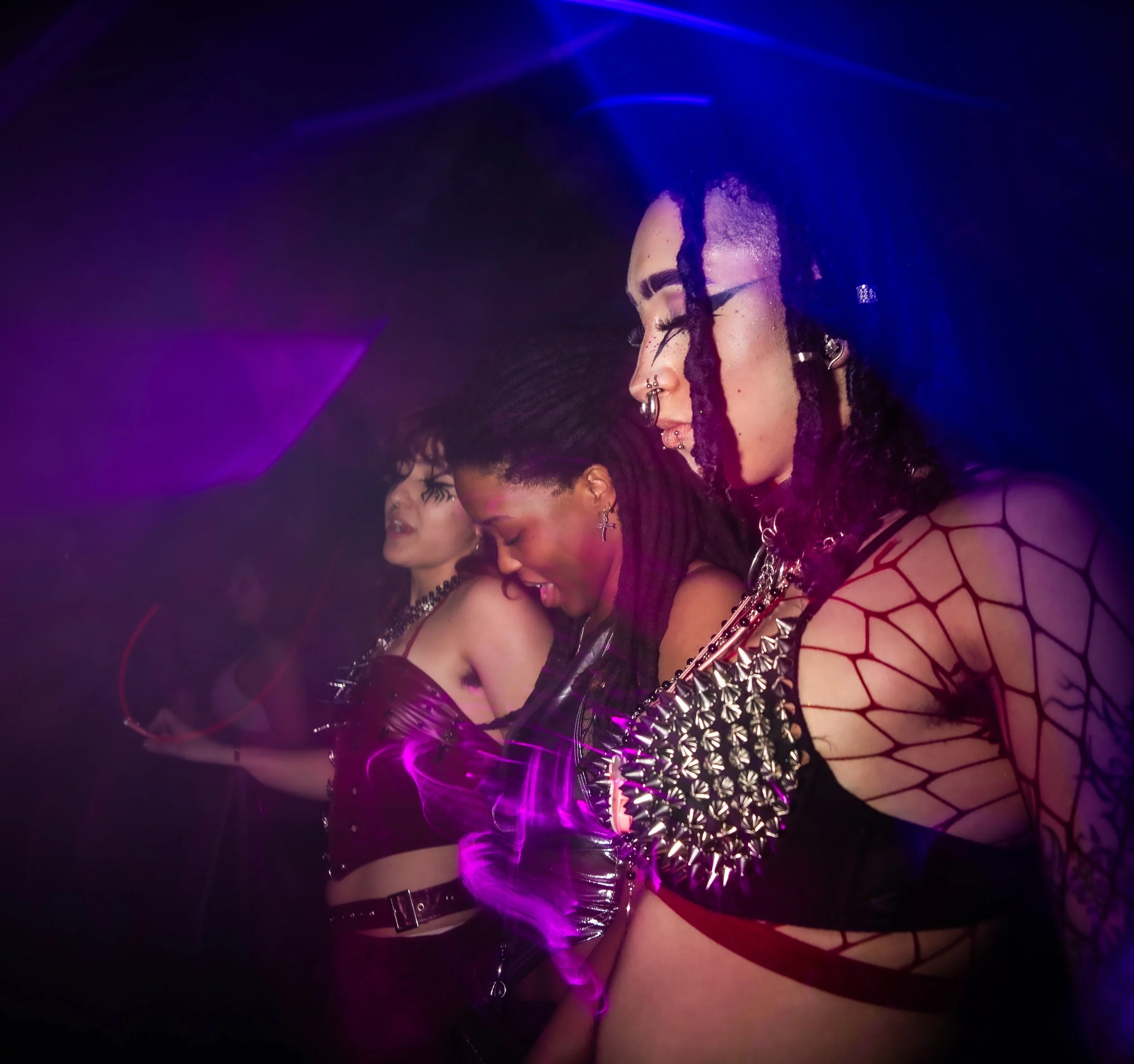 morganasteelephotographyRiposte_S_StripTease_35_VAnamorphic037-2.jpg
