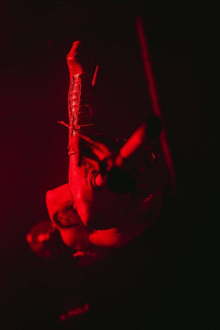 morganasteelephotographyRiposte_StripTease_85_Sphereical4 Large.jpeg