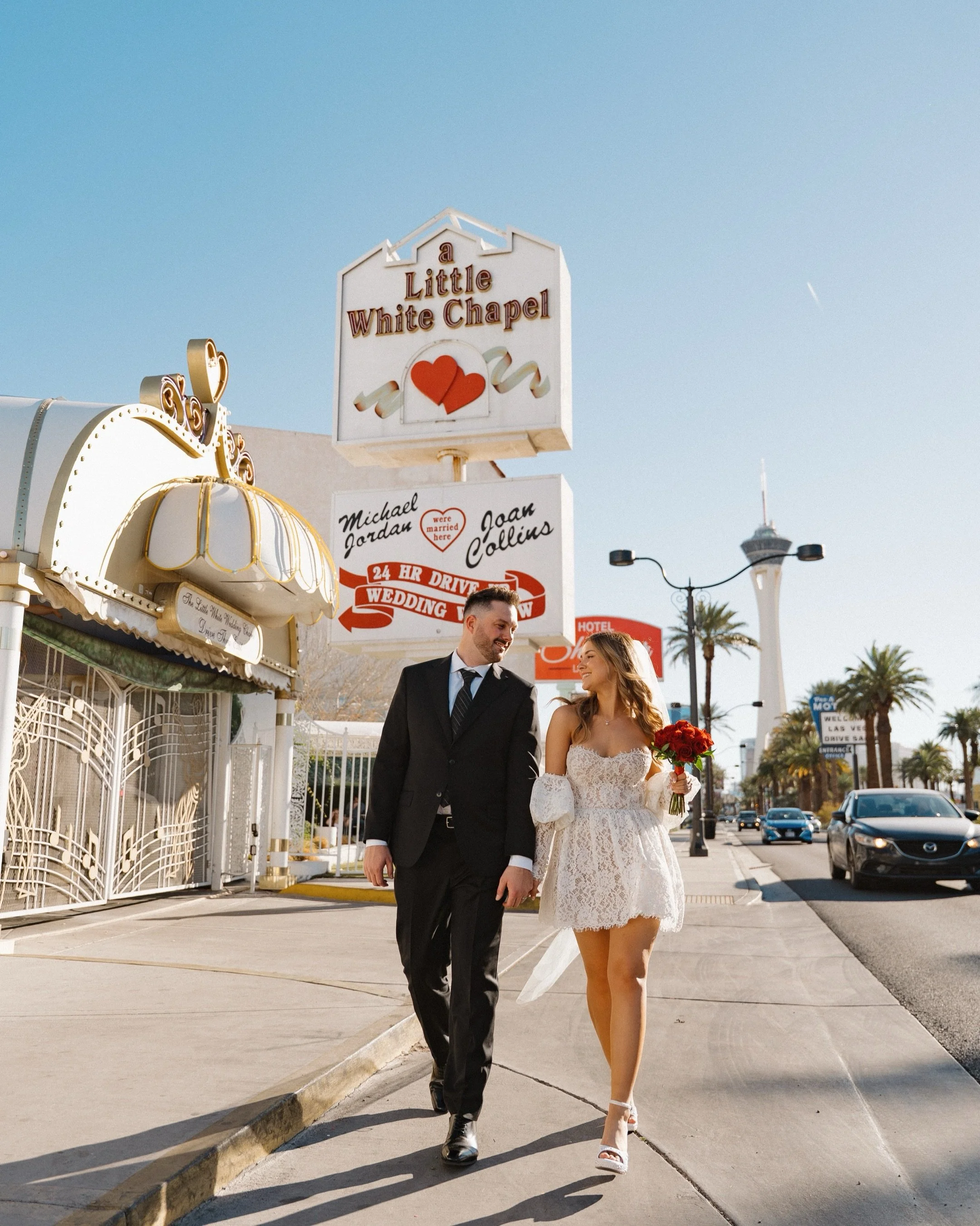 A stunning elopement at @littlewhiteweddingchapel ✨
Vegas vows ➝ baby snuggles &amp; all the special moments in-between 🤍

#lasvegaselopementphotographer #lasvegasweddingphotography #vegaselopementphotographer #vegaselopement #vegasweddings