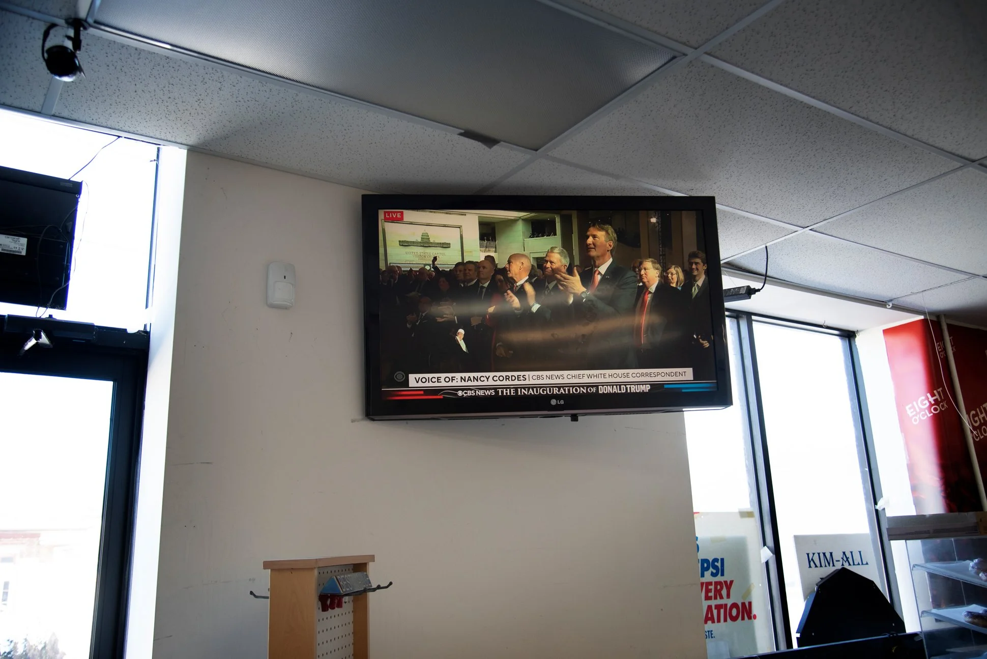 Freehold, New Jersey, 2025. A turned-on television displays Donald Trump’s 2025 presidential inauguration live.