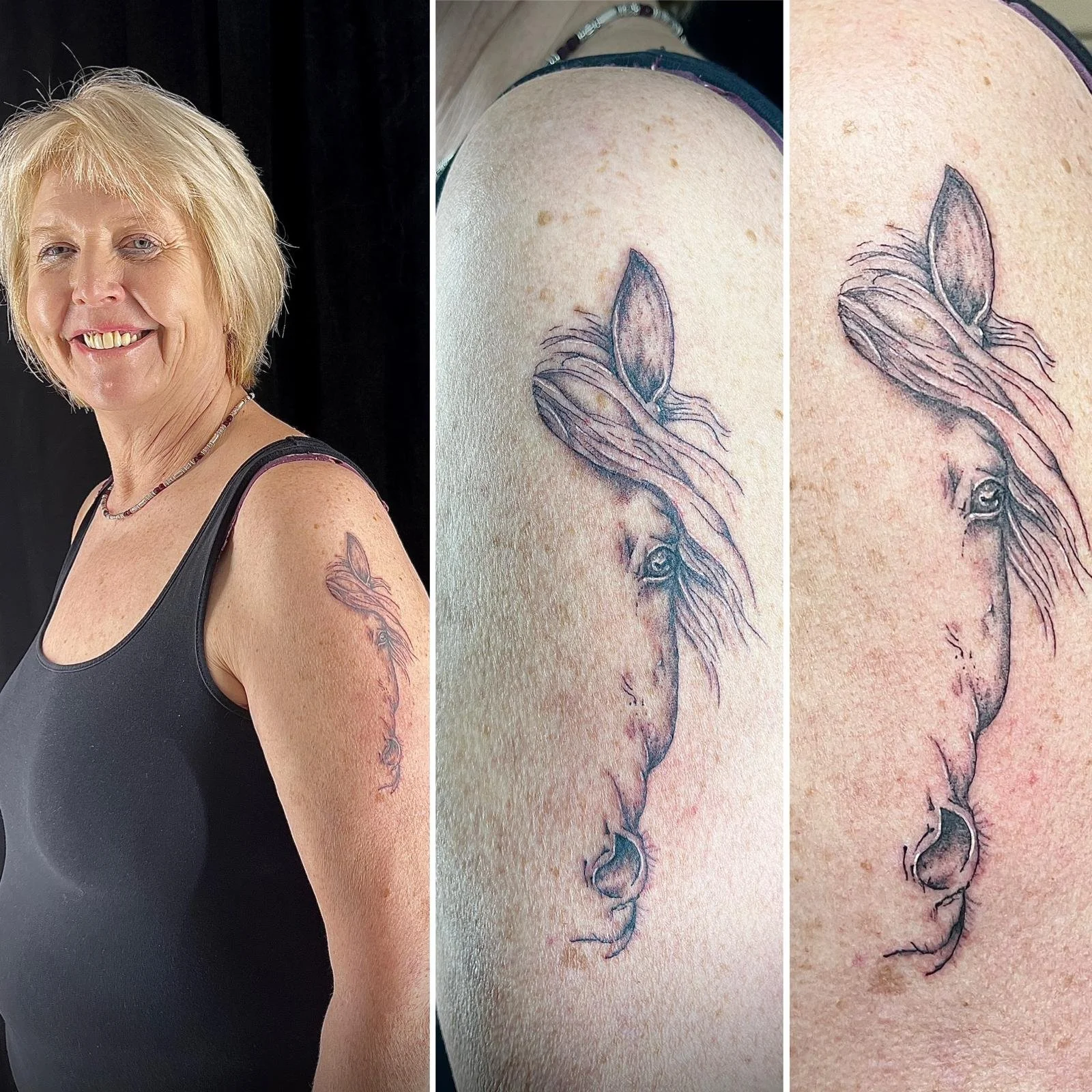 Eine ältere Frau mit einer neuen Tätowierung eines Pferdekopfes auf dem Oberarm. Das Tattoo ist eine feine, skizzenhafte Linienzeichnung.