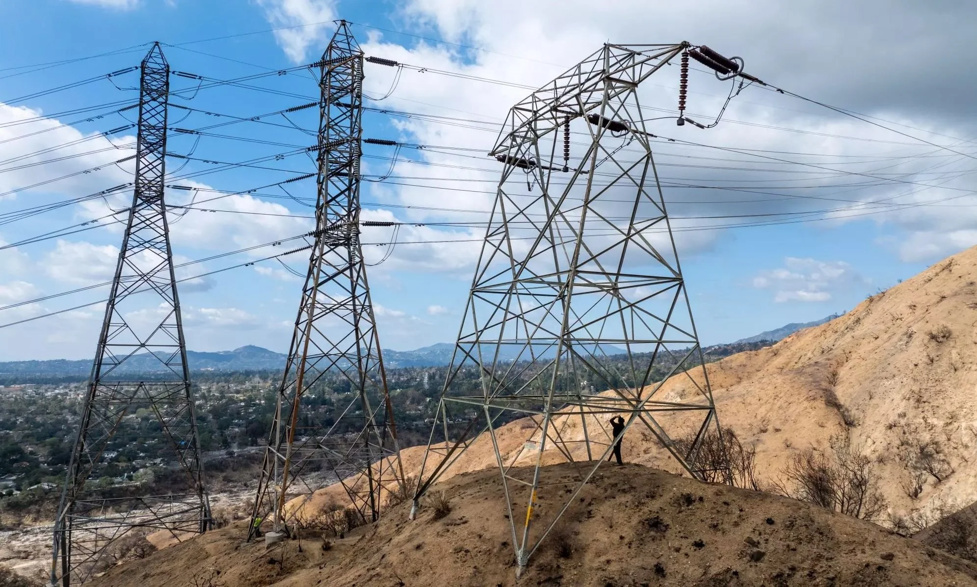 Edison neglected maintenance of its aging transmission lines before the Jan. 7 fires. Now it’s trying to catch up