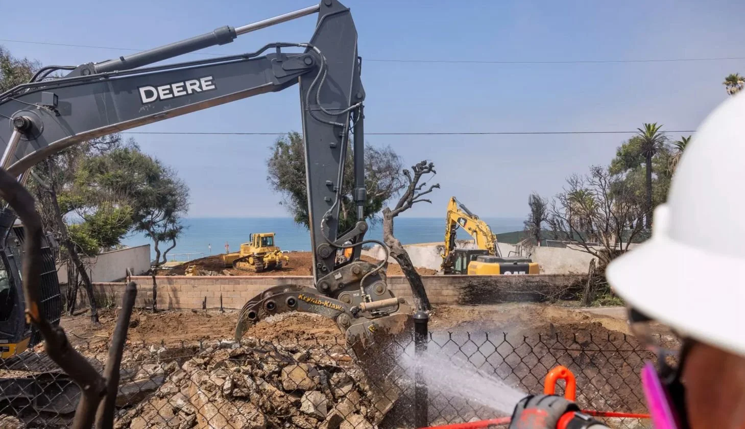 Homeowners say the Army Corps and its contractors mishandled L.A. fire debris cleanup