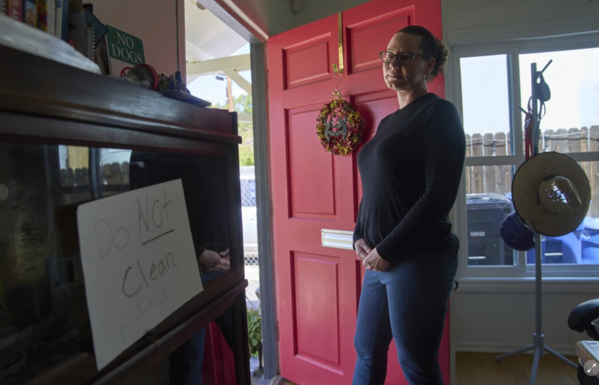 In fight over insurance, neighbors crowdsource LA fire contamination data