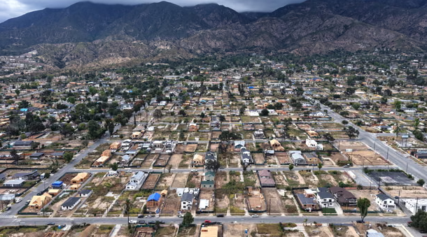 Firm finds LA county officials did not discriminate in response to Eaton fire