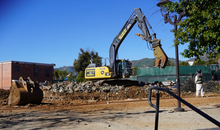 Researchers Find Airborne Carcinogens Still in Palisades and Eaton Fire Zones