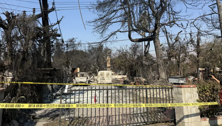 Opinion: Who should pay when California utilities' power lines cause wildfires?