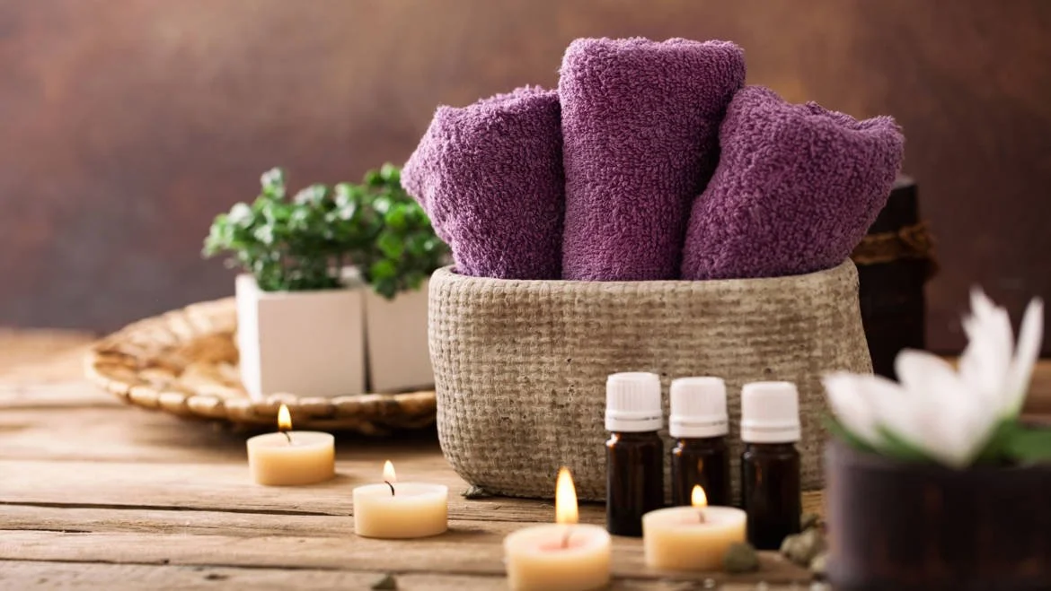 Swedish massage, Tao Signature Combo massage, Deep tissue massage, Natural oil massage, aromatherapy, Reiki, Thai massage